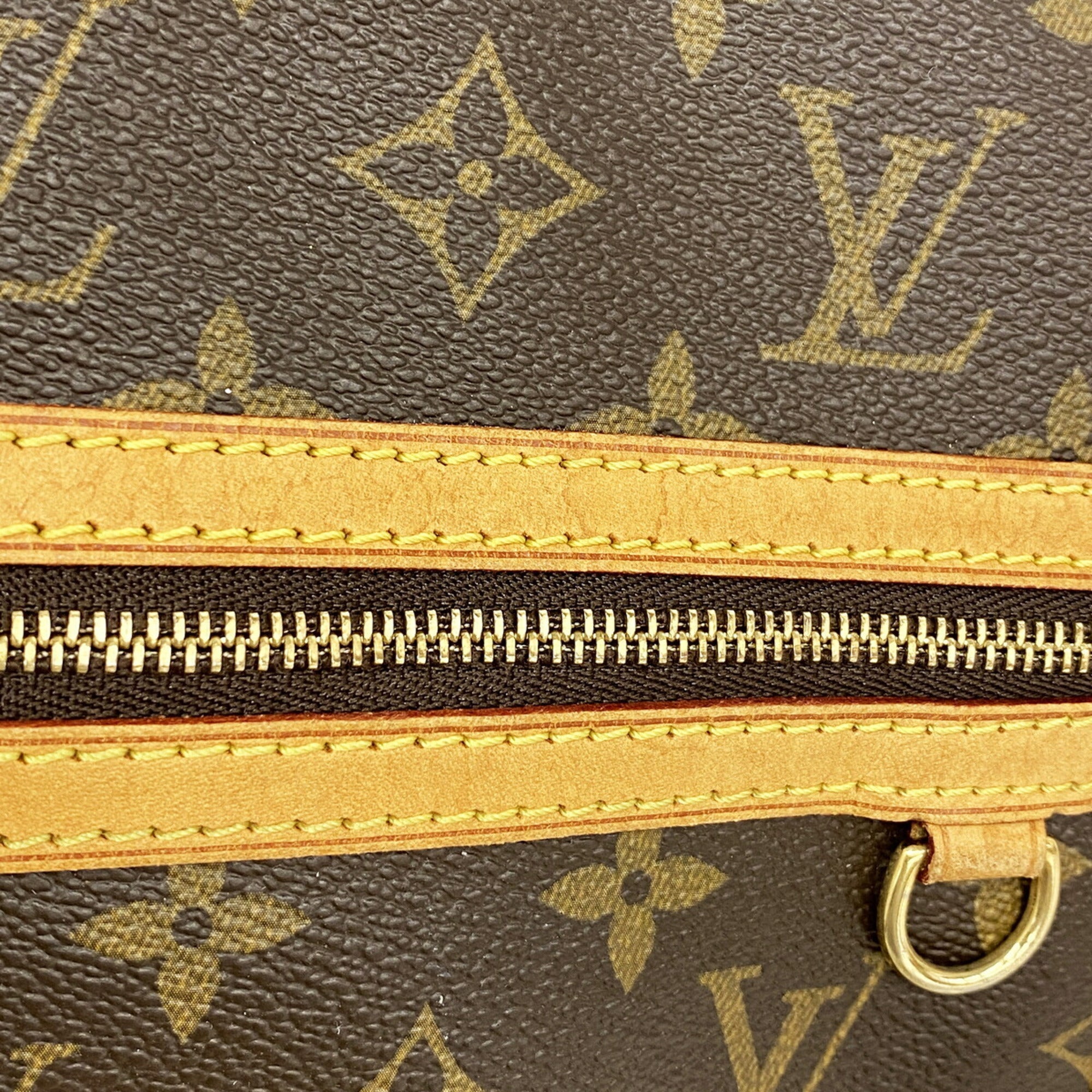 Louis Vuitton Brown Shoulder Bag (Pre-Owned)