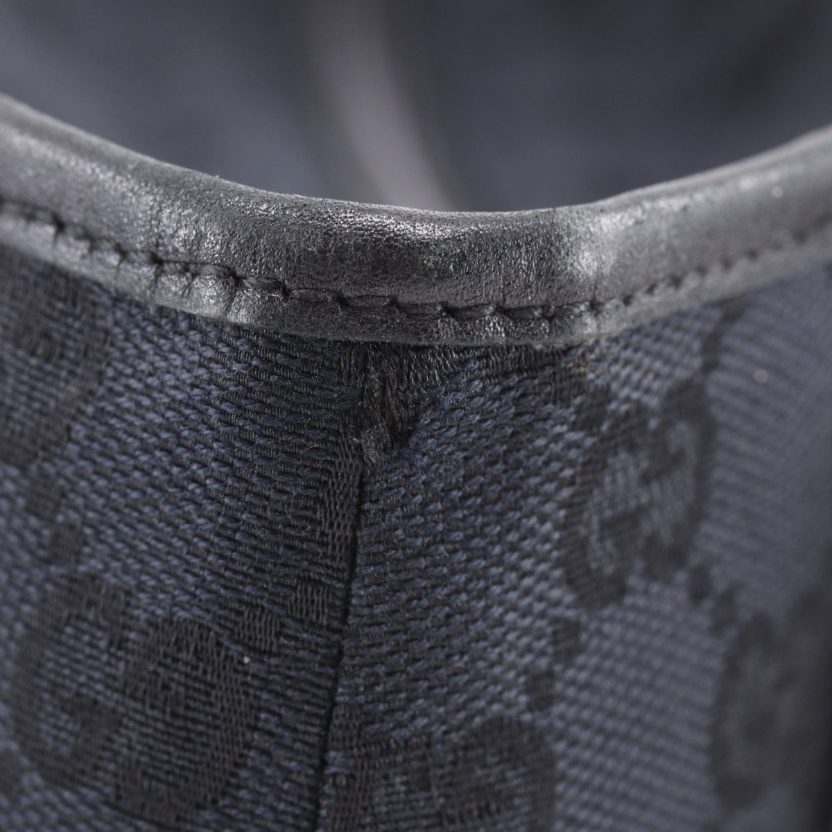 Gucci Gg Canvas Black Gg Canvas Tote Bag (Pre-Owned)