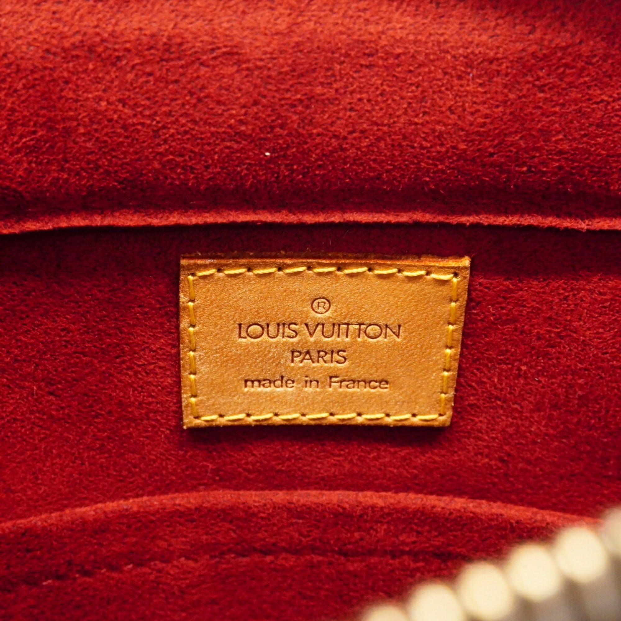 Louis Vuitton Brown Shoulder Bag (Pre-Owned)