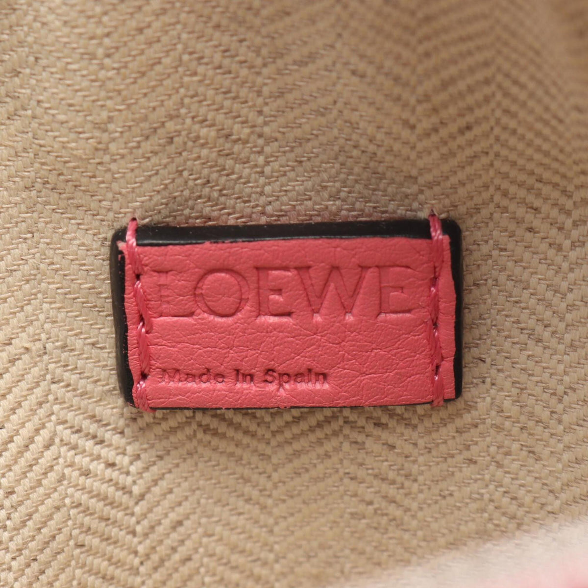Loewe Pink Leather Handbag (Pre-Owned)