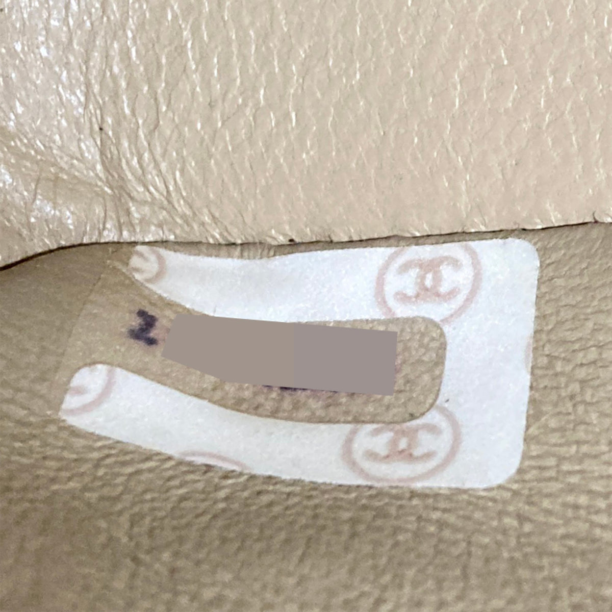 Chanel Beige Shoulder Bag (Pre-Owned)