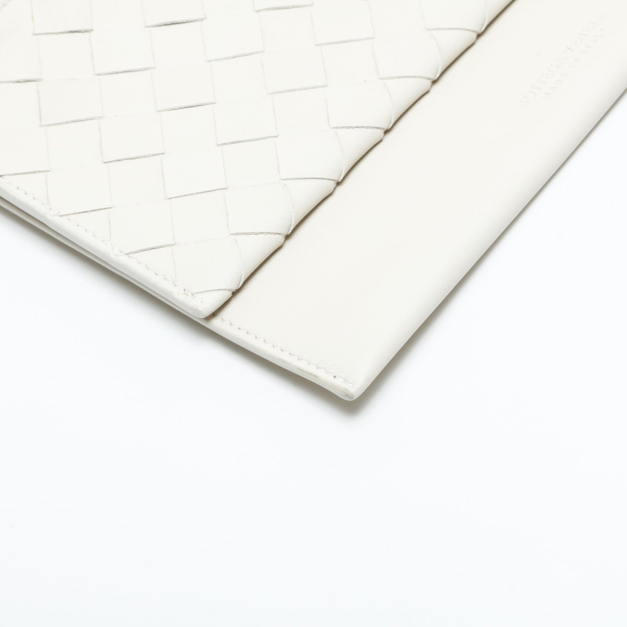 Bottega Veneta White Leather Shoulder Bag (Pre-Owned)