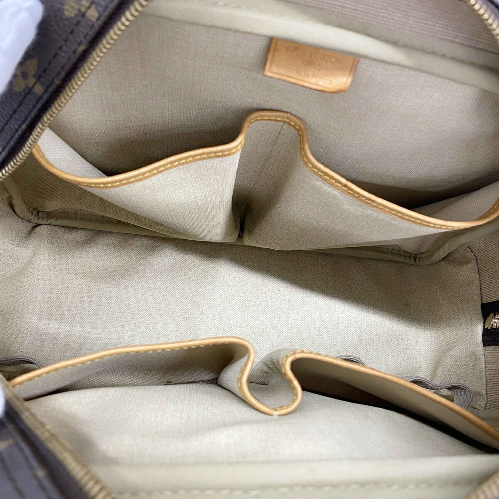 Louis Vuitton Brown Handbag (Pre-Owned)