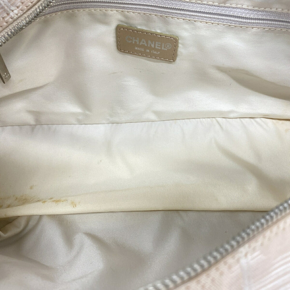 Chanel Beige Nylon Handbag (Pre-Owned)