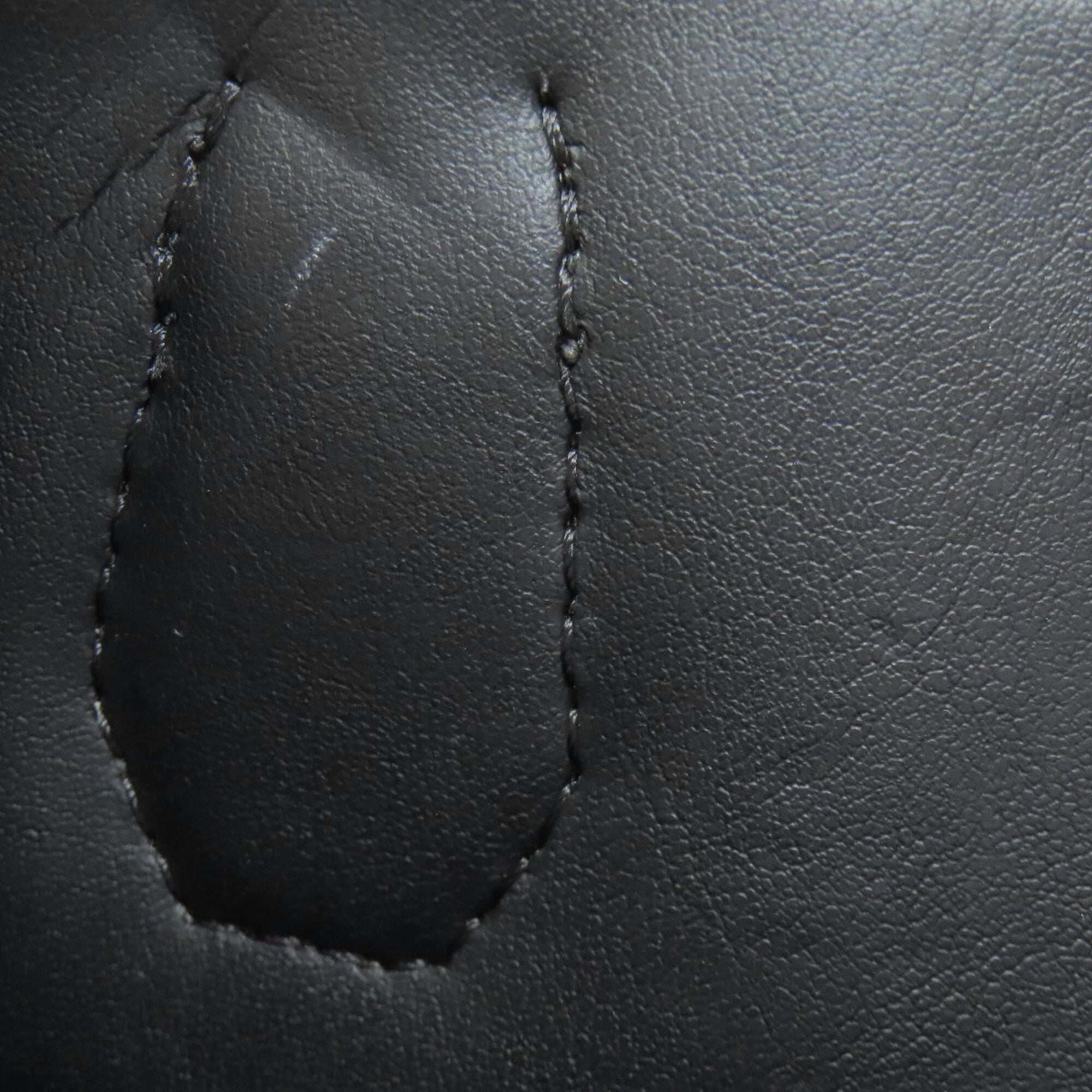 Michael Kors Black Leather Handbag (Pre-Owned)