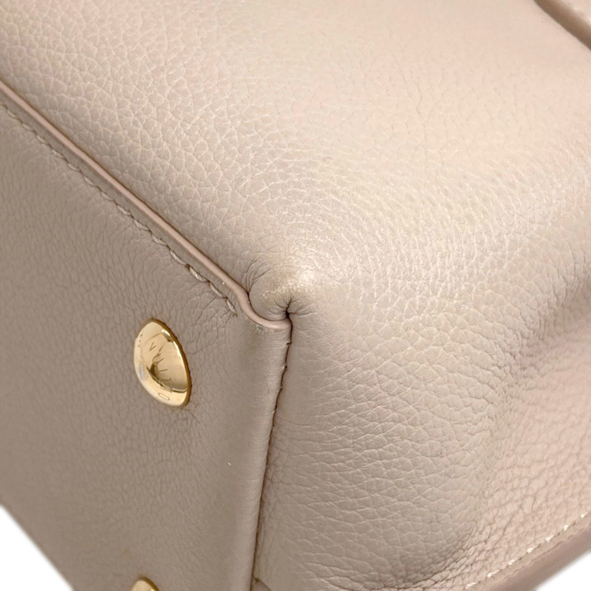 Louis Vuitton Grayish Leather Handbag (Pre-Owned)