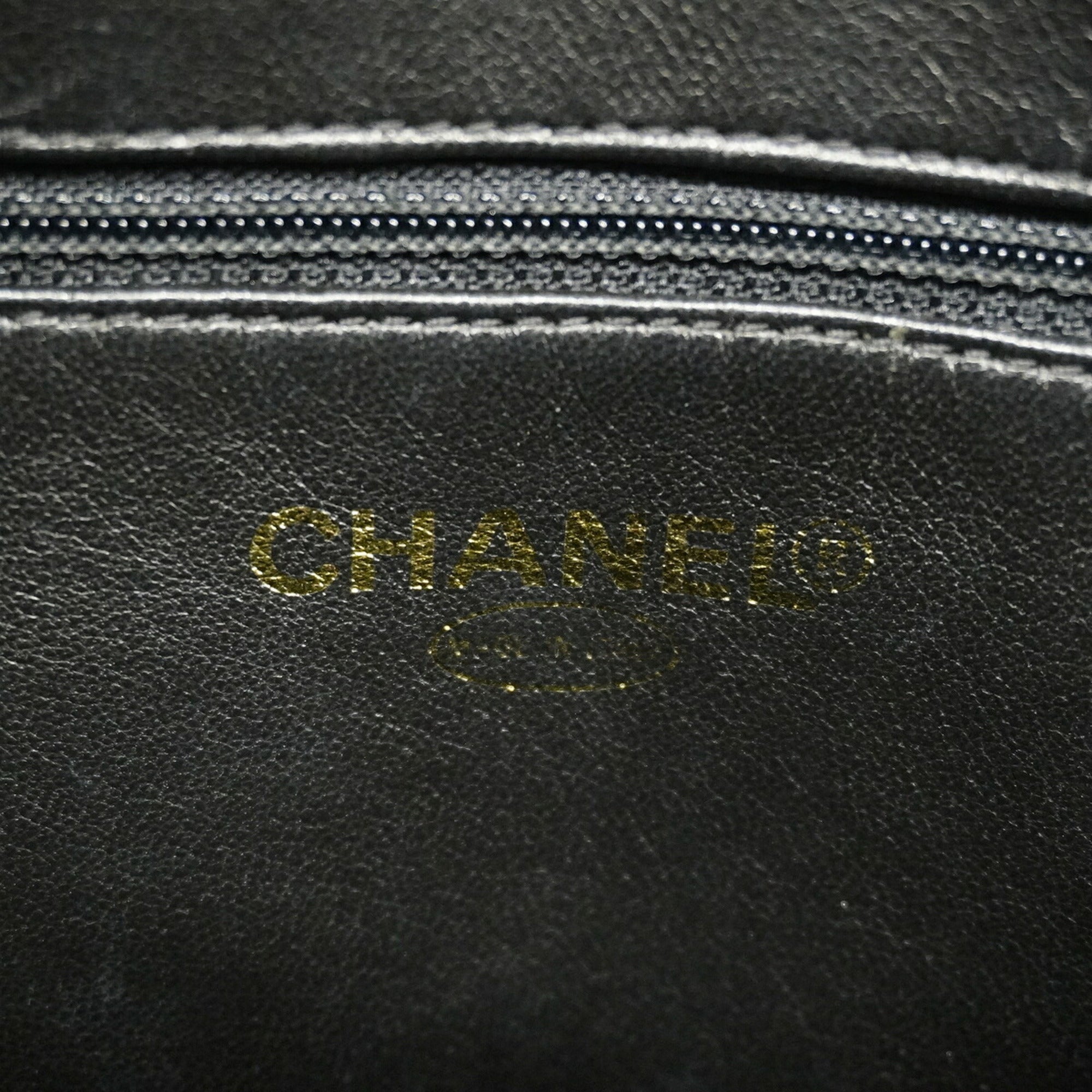 Chanel Black Grained Calfskin Tote Bag (Pre-Owned)