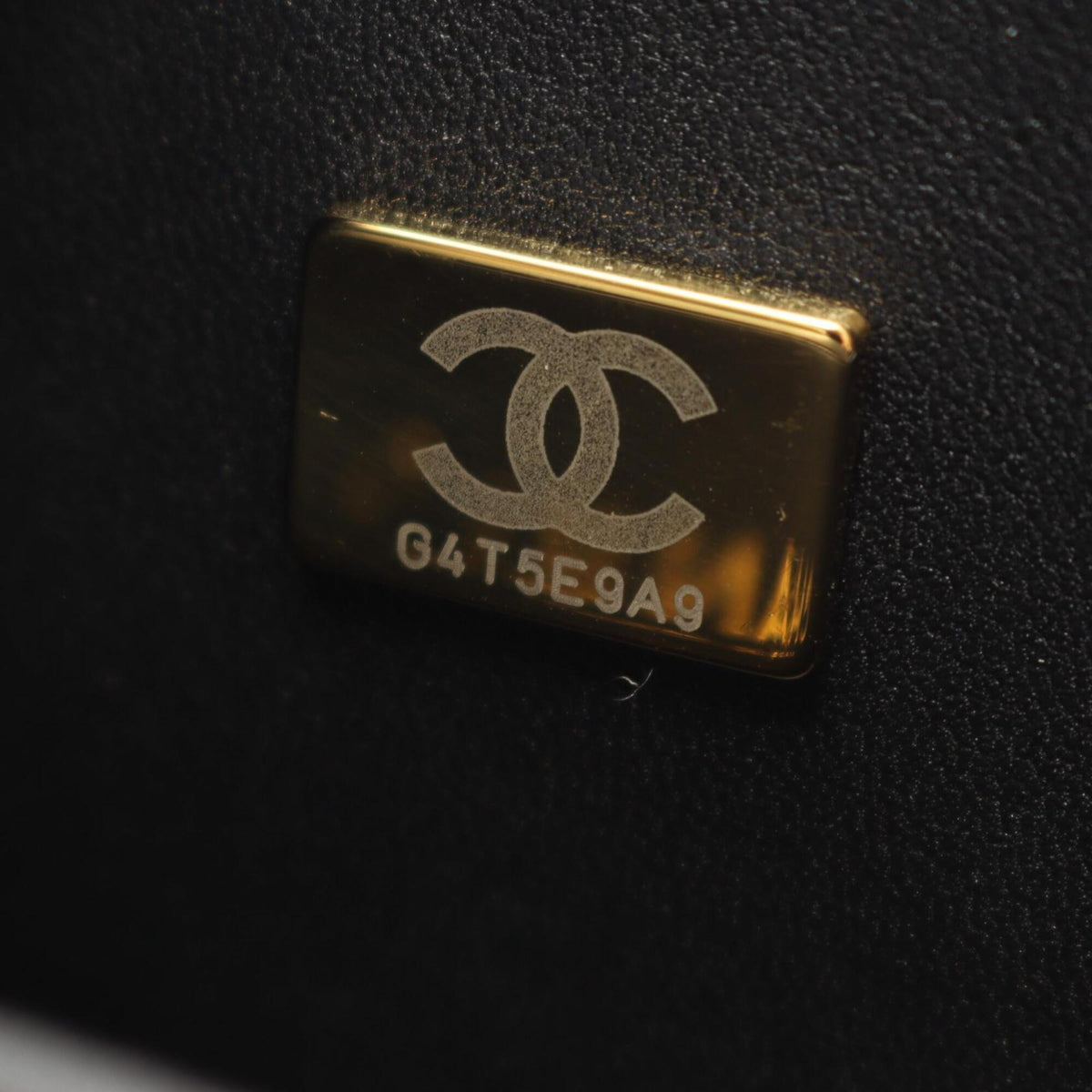 Chanel Boy Chanel Black Leather Shoulder Bag (Pre-Owned)