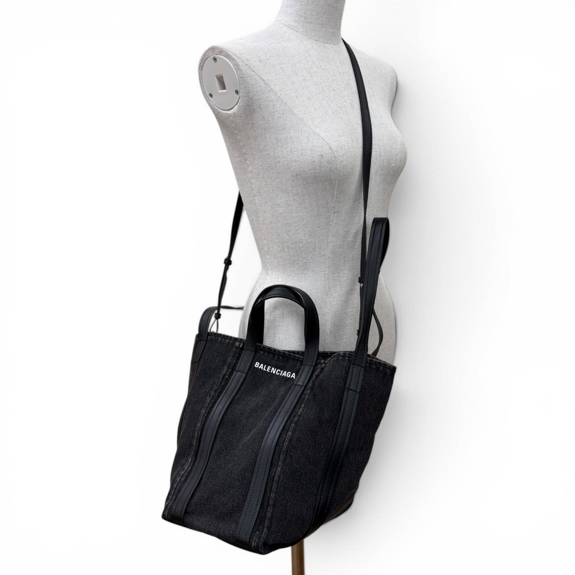 Balenciaga Black Leather Handbag Shoulder Bag (Pre-Owned)