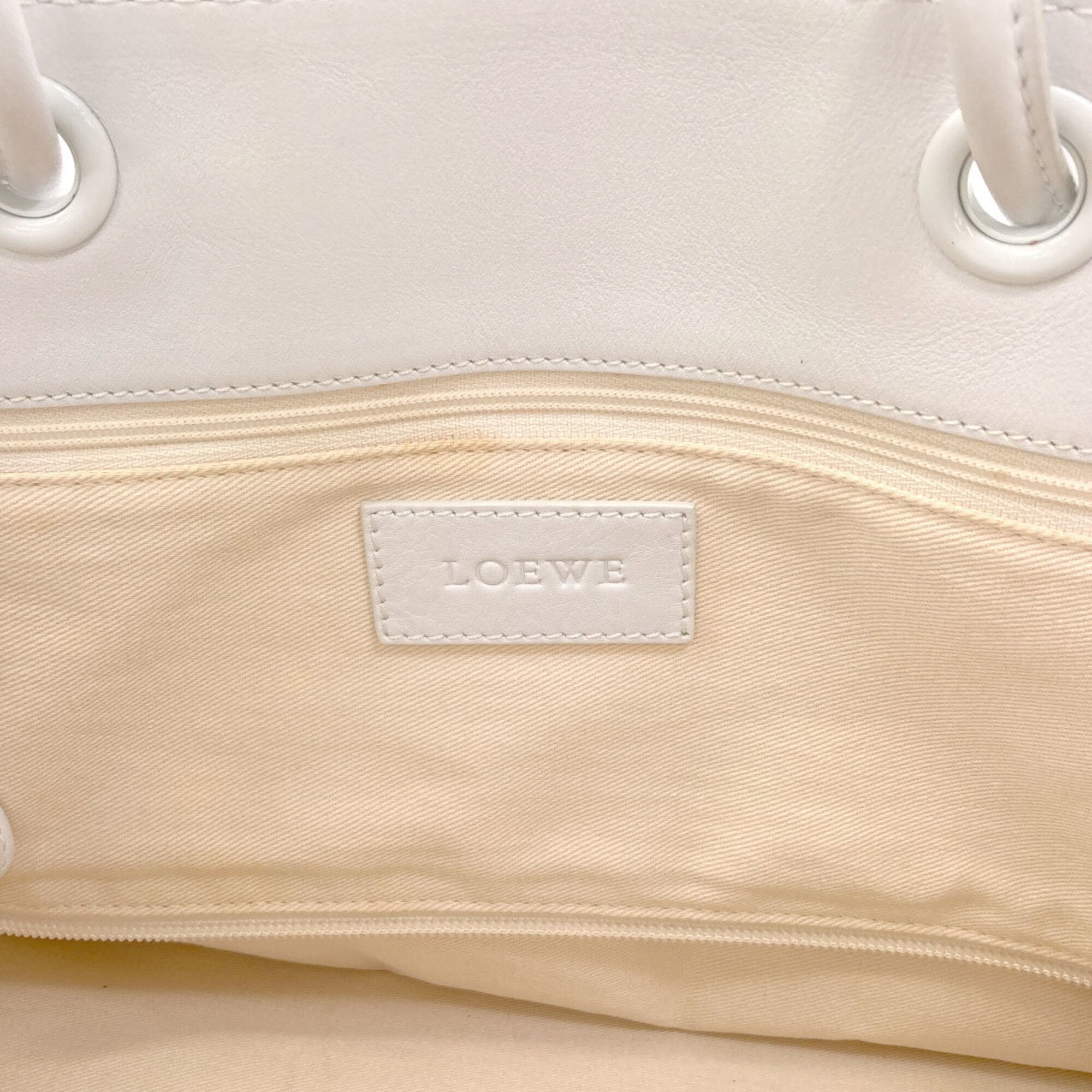 Loewe White Leather Tote Bag (Pre-Owned)