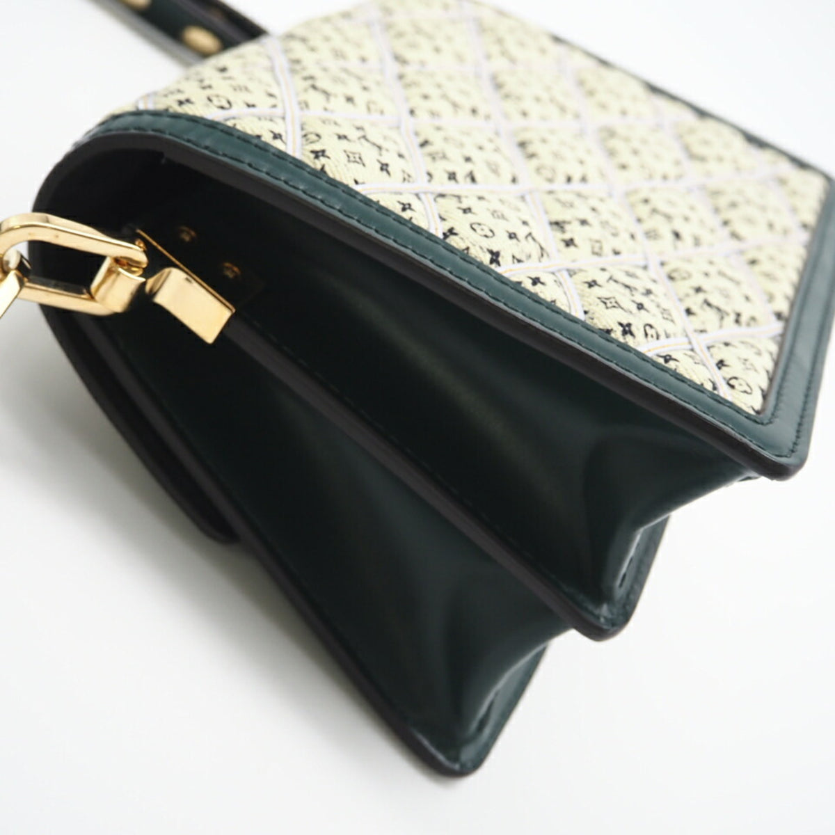 Louis Vuitton Beige Green Canvas Leather Shoulder Bag (Pre-Owned)