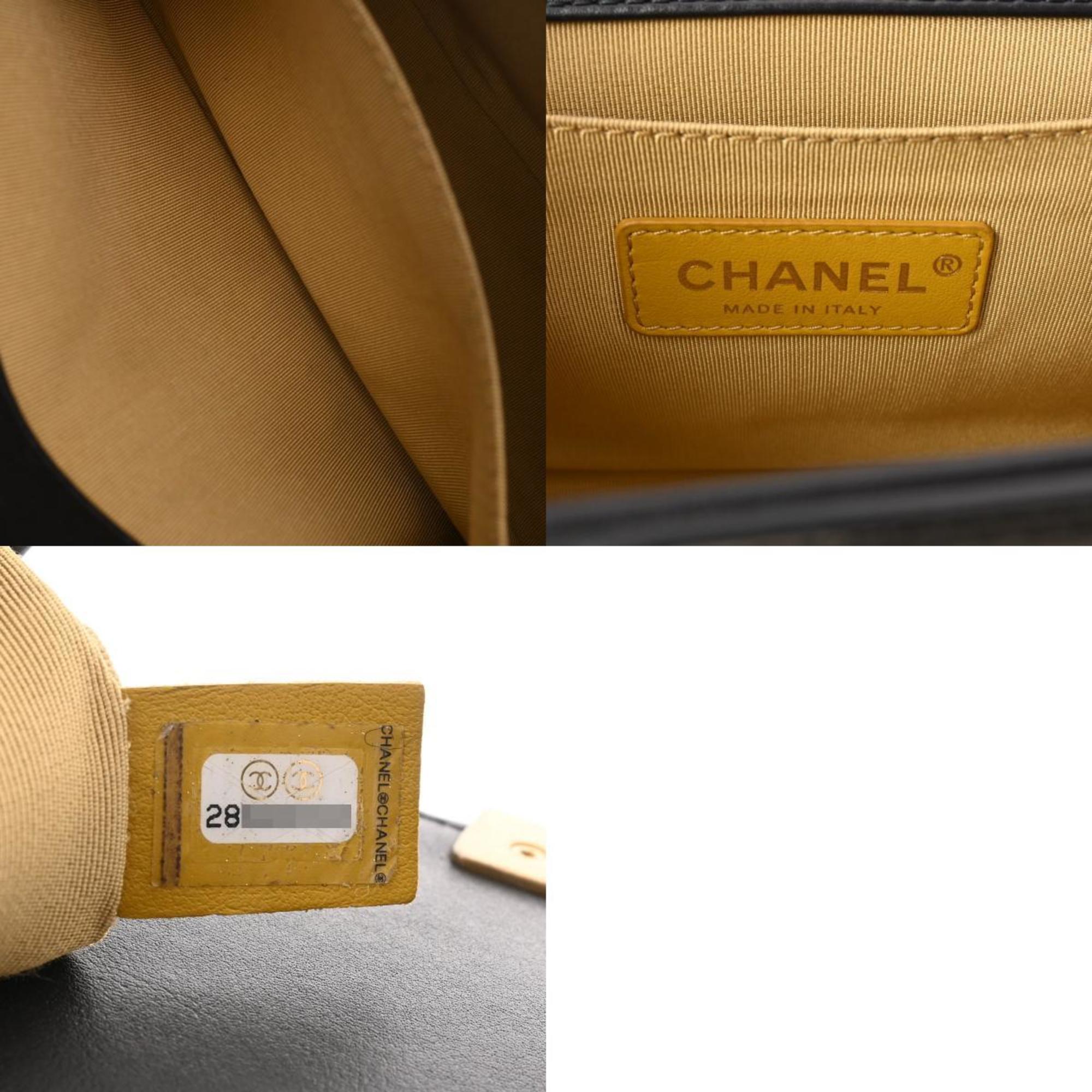 Chanel Boy Chanel Black Leather Shoulder Bag (Pre-Owned)