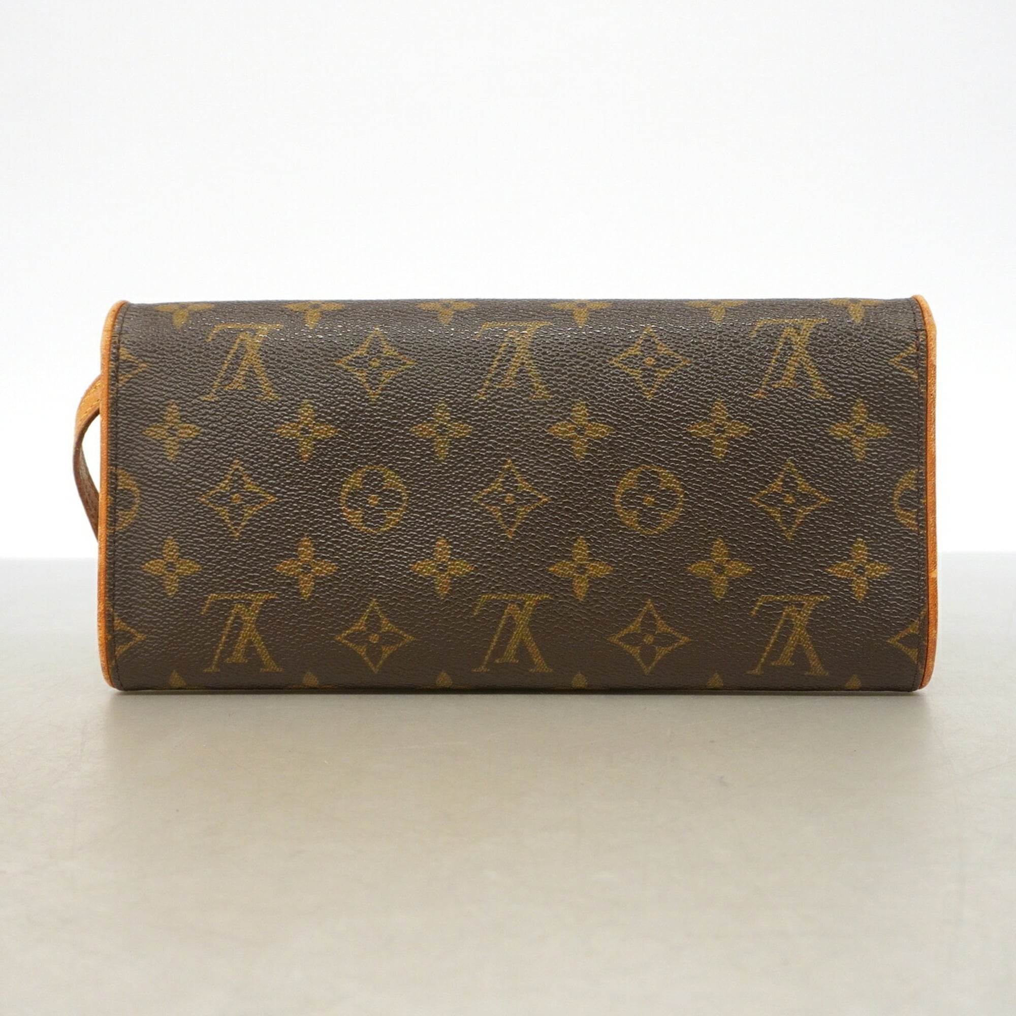 Louis Vuitton Brown Shoulder Bag (Pre-Owned)