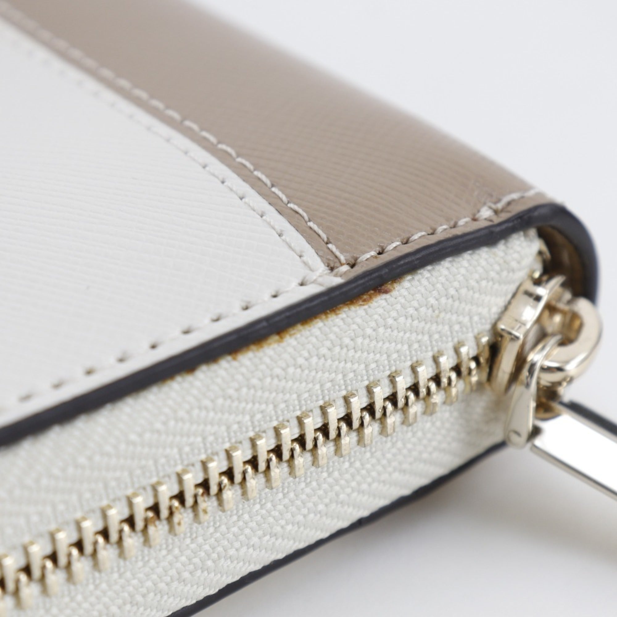 Kate Spade Beige White Leather Long Wallet (Bi-Fold) (Pre-Owned)