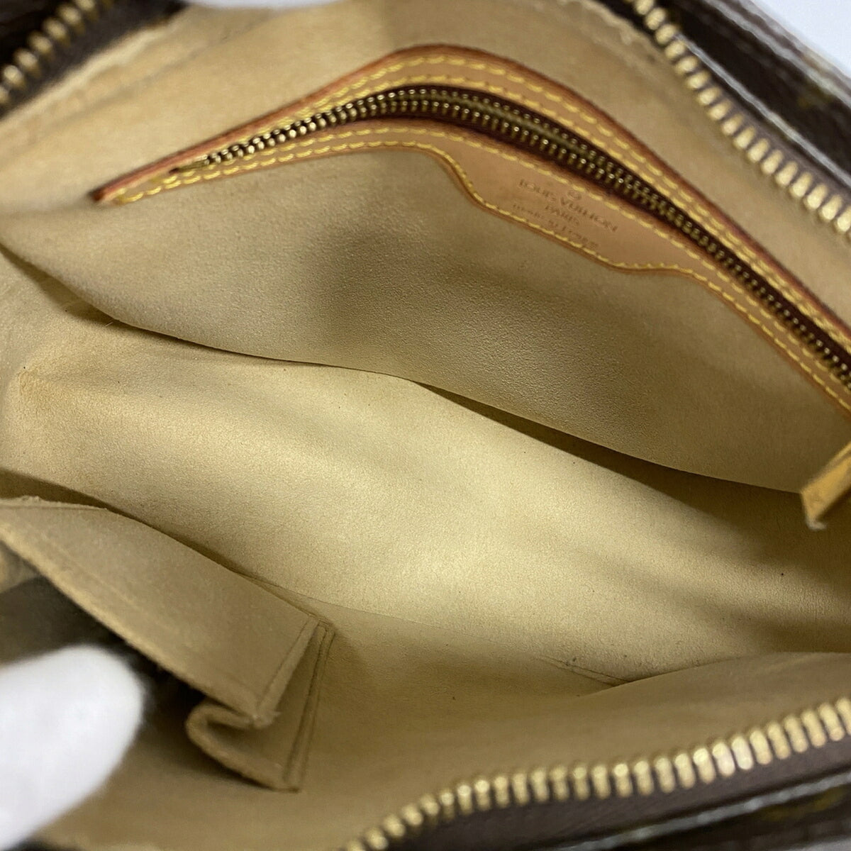 Louis Vuitton Brown Shoulder Bag (Pre-Owned)