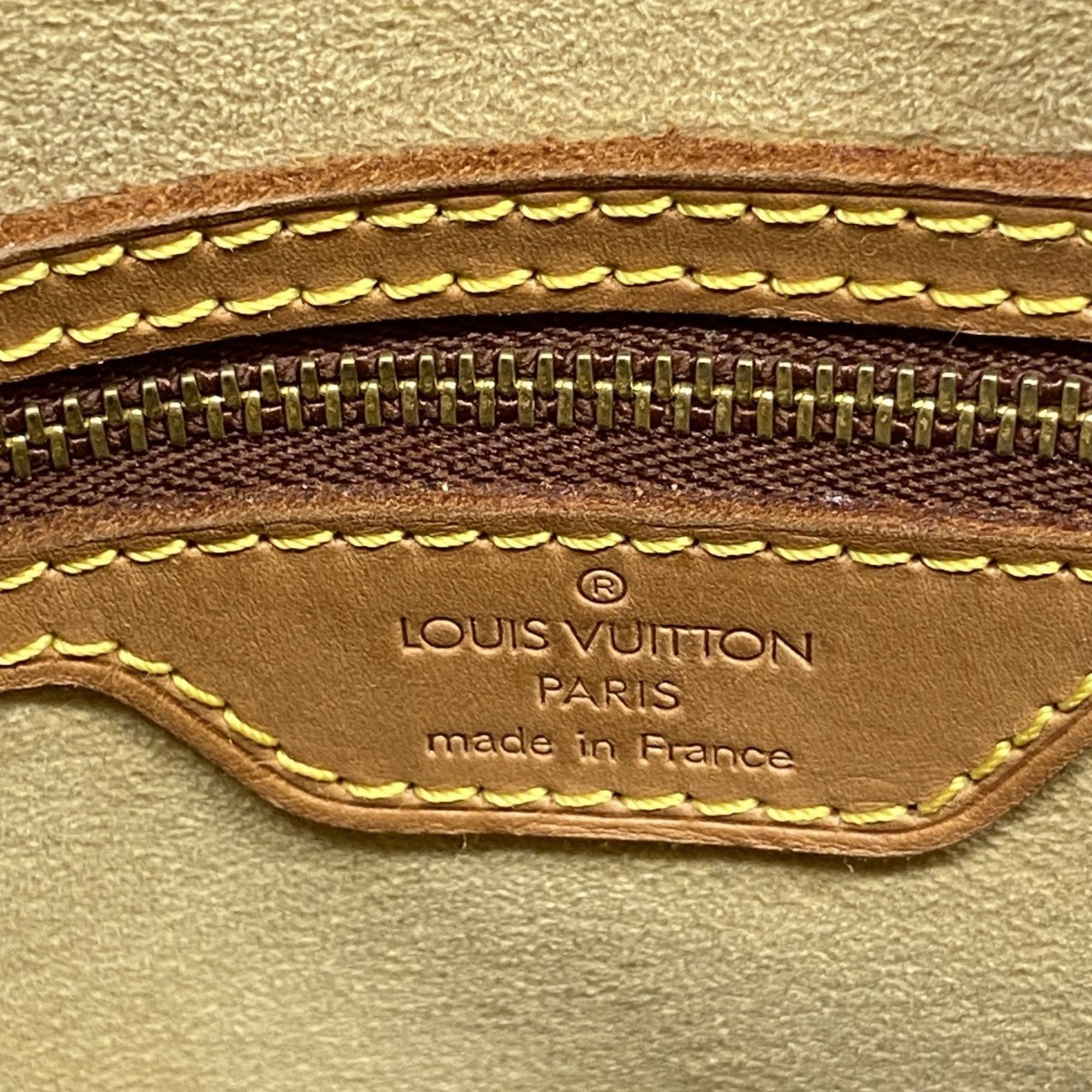 Louis Vuitton Brown Shoulder Bag (Pre-Owned)