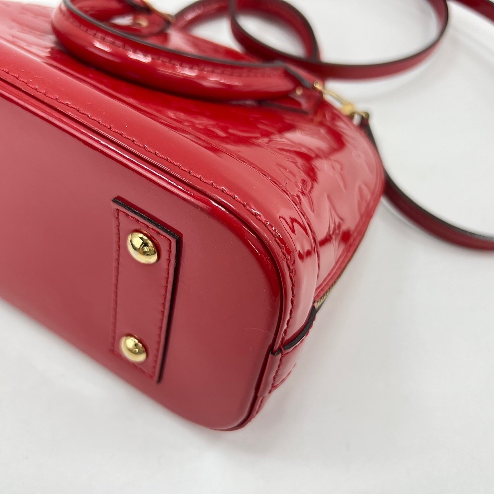 Louis Vuitton Red Color Handbag (Pre-Owned)