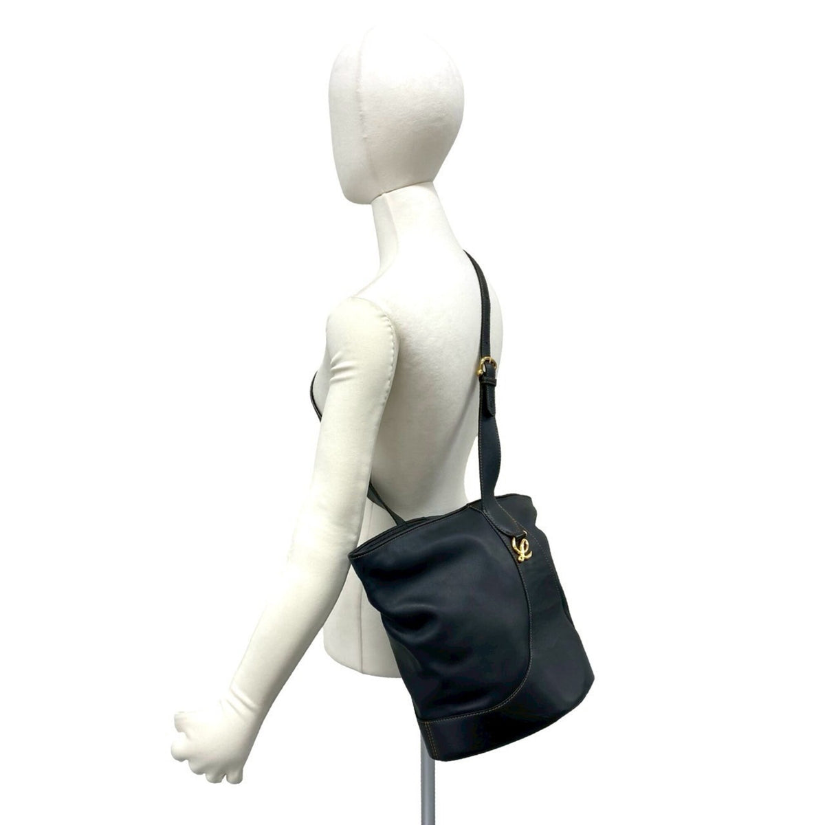 Loewe Black Leather Shoulder Bag Sling Bag (Pre-Owned)