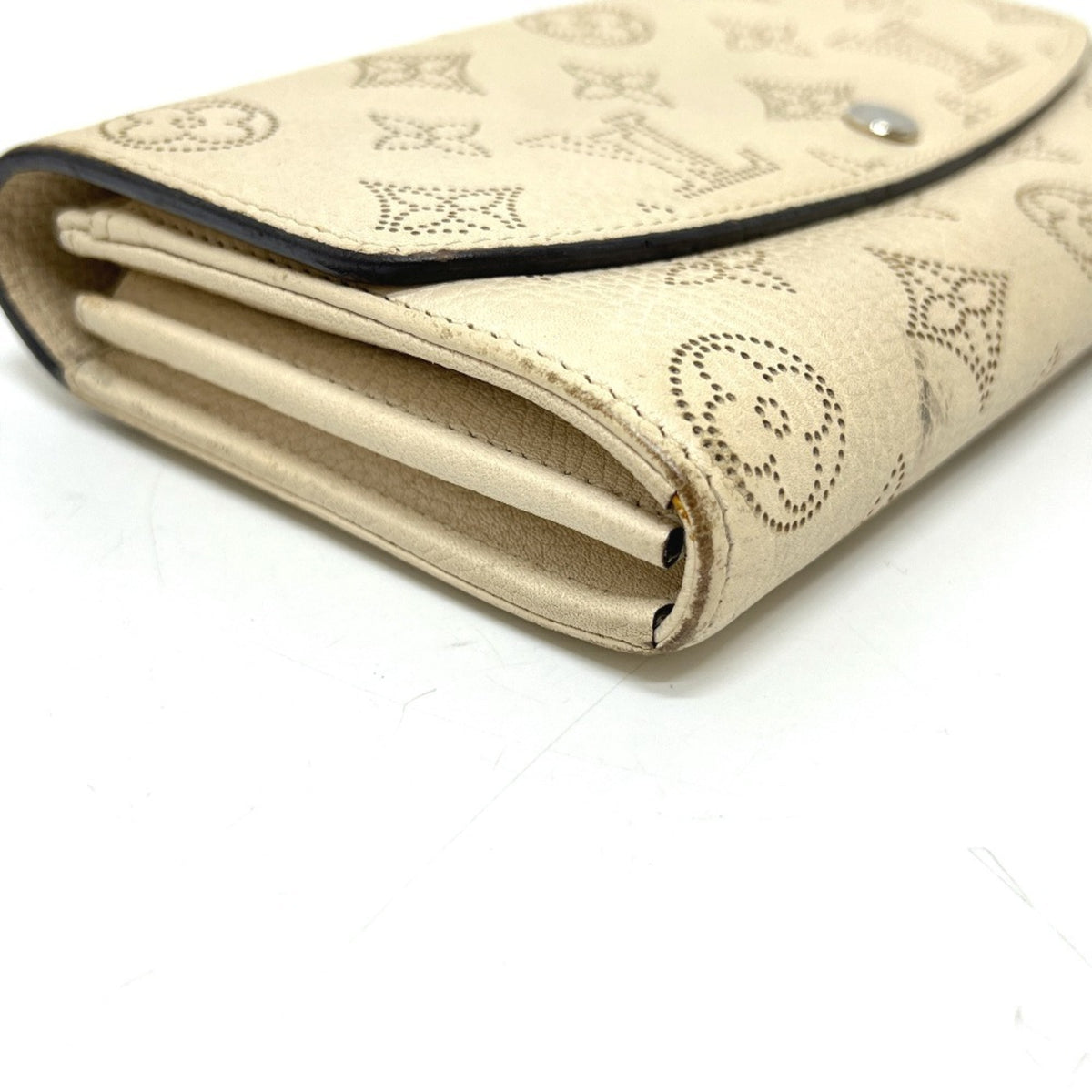 Louis Vuitton White Leather Long Wallet (Bi-Fold) (Pre-Owned)