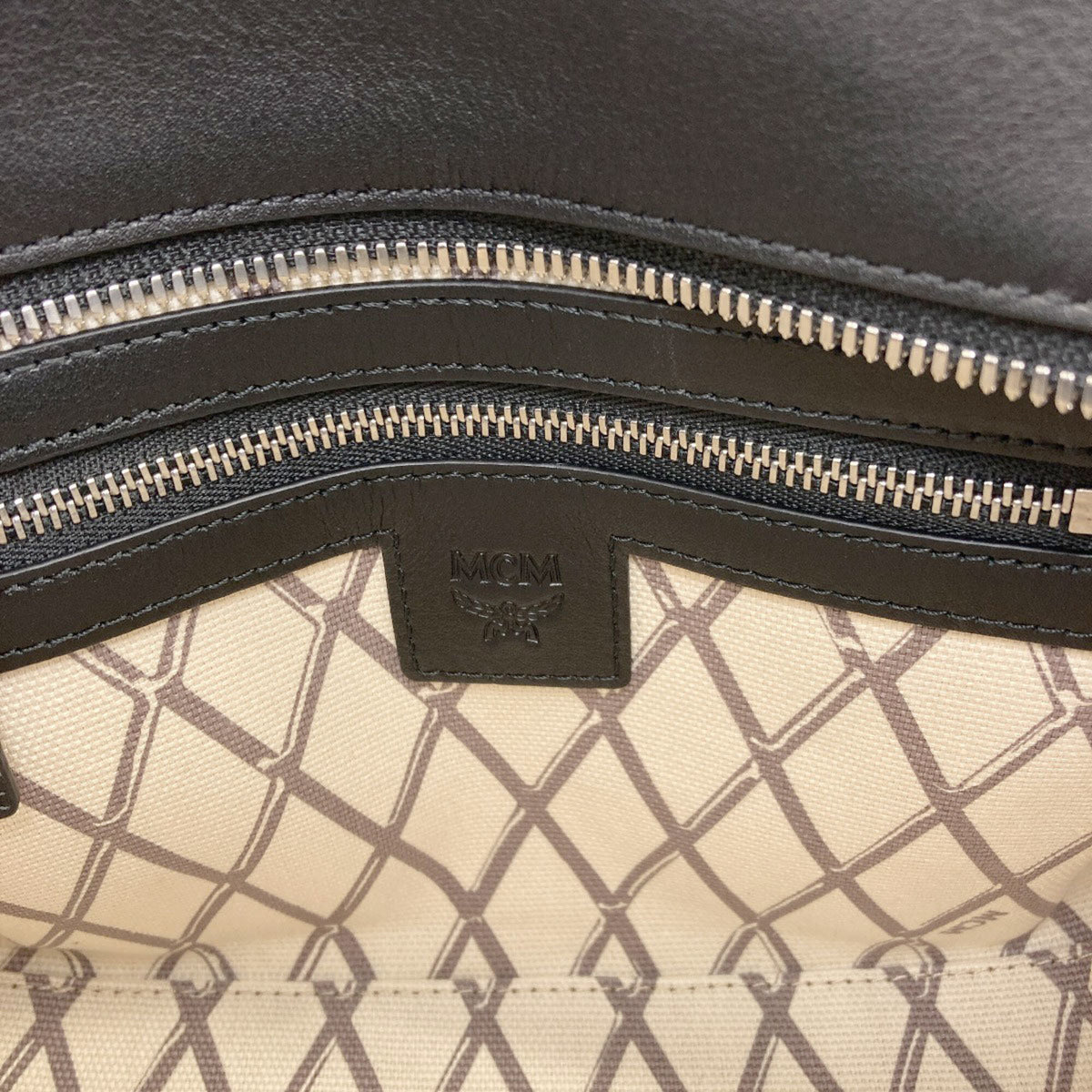 Mcm Black Pvc Handbag (Pre-Owned)