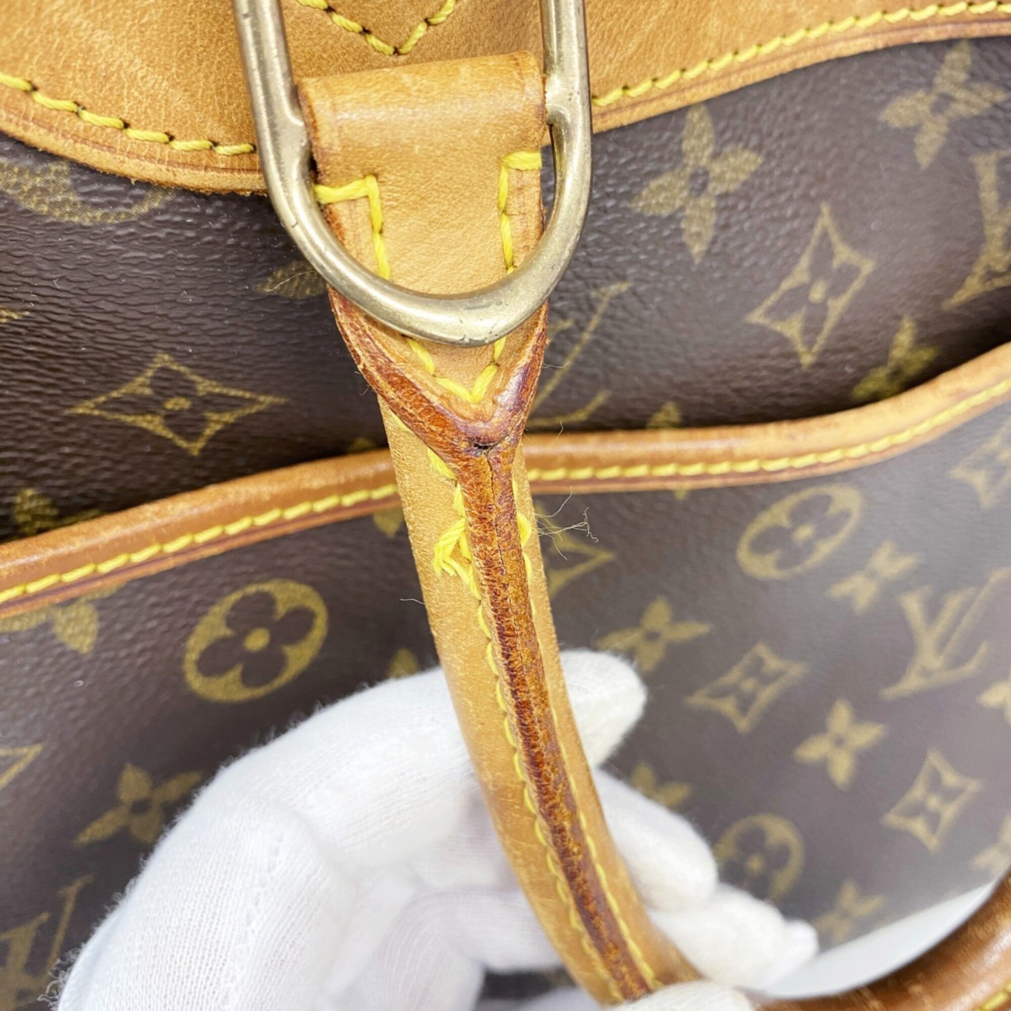 Louis Vuitton Brown Handbag (Pre-Owned)