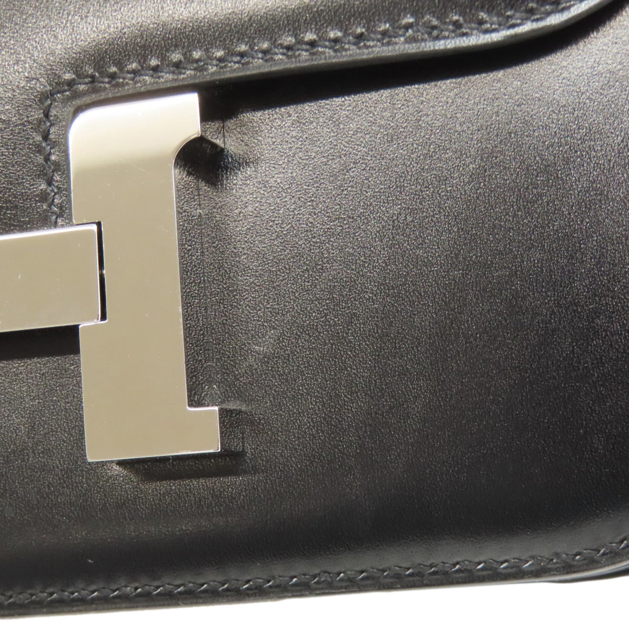 Hermes Black Leather Shoulder Bag (Pre-Owned)