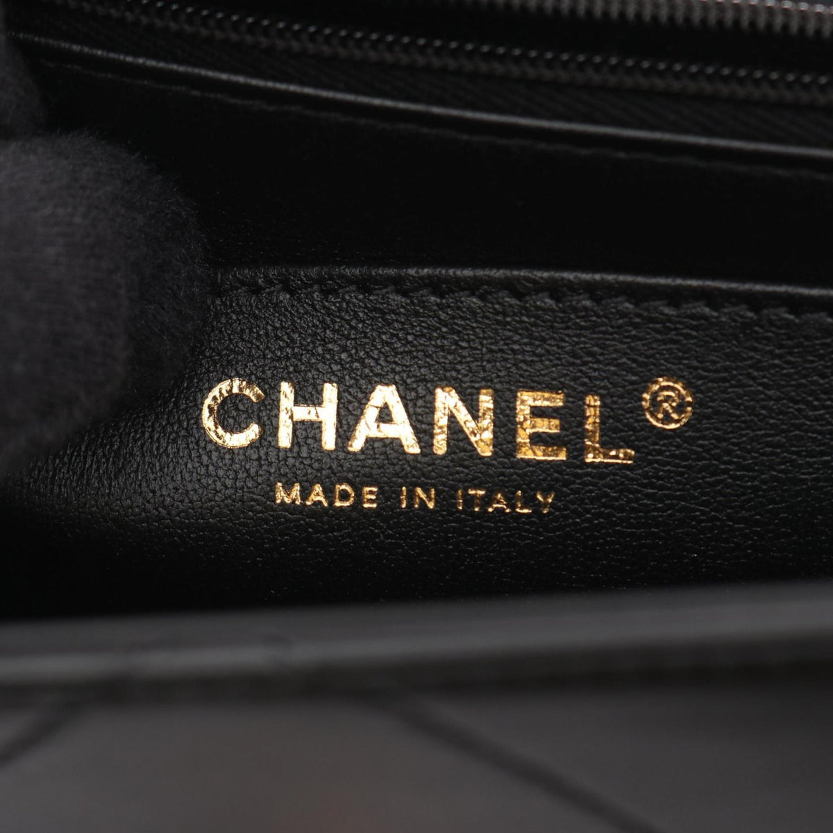Chanel Black Leather Shoulder Bag (Pre-Owned)
