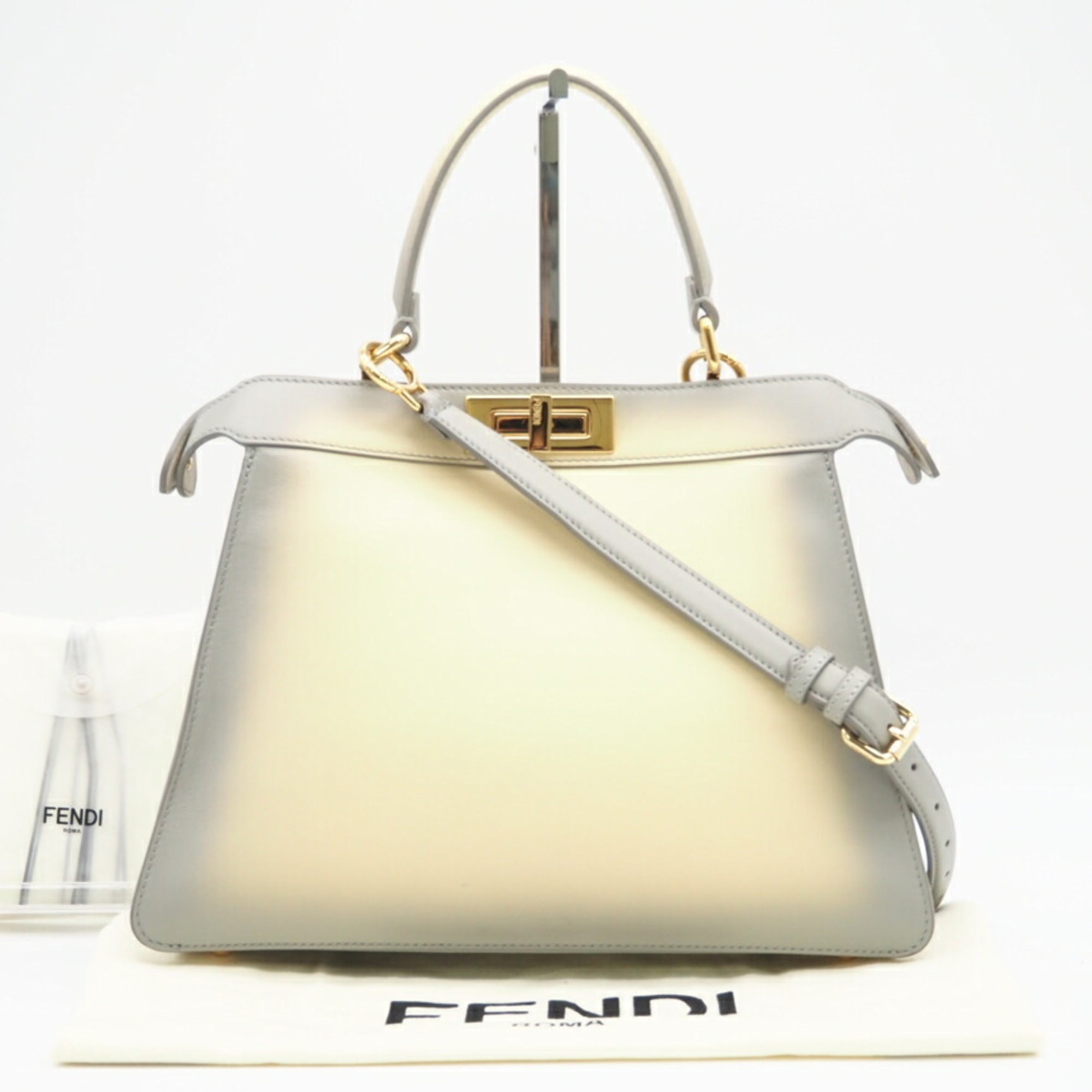 Fendi Cream Gray Leather Shoulder Bag (Pre-Owned)