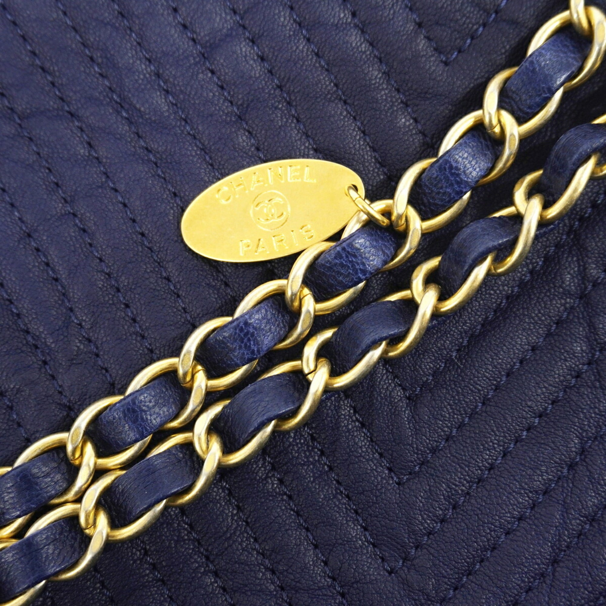 Chanel Navy Leather Shoulder Bag (Pre-Owned)