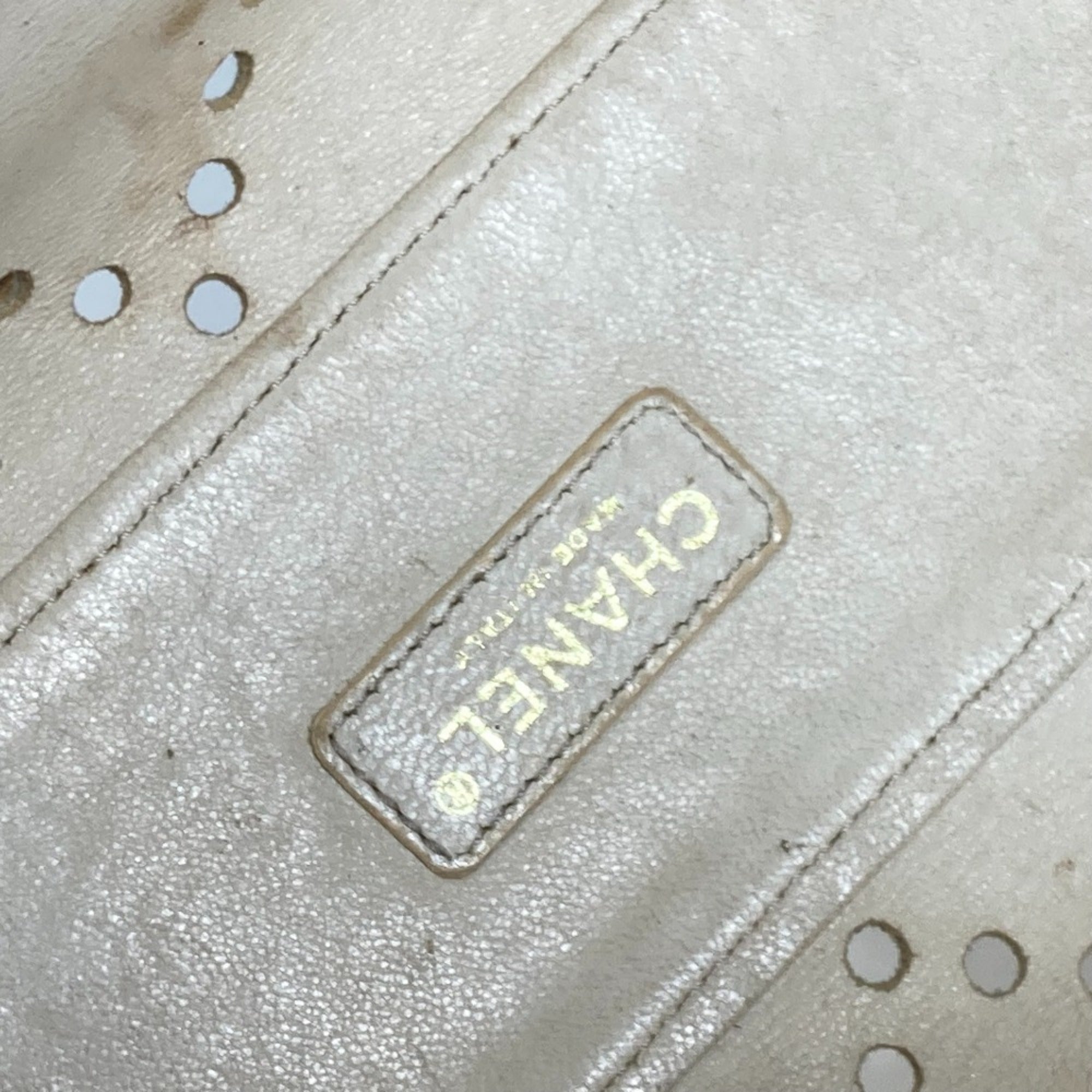 Chanel Ivory Shoulder Bag Tote Bag (Pre-Owned)