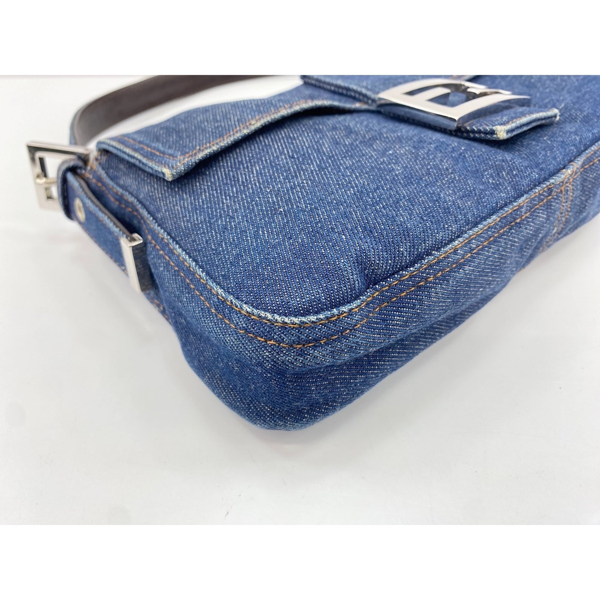 Fendi Navy Shoulder Bag (Pre-Owned)