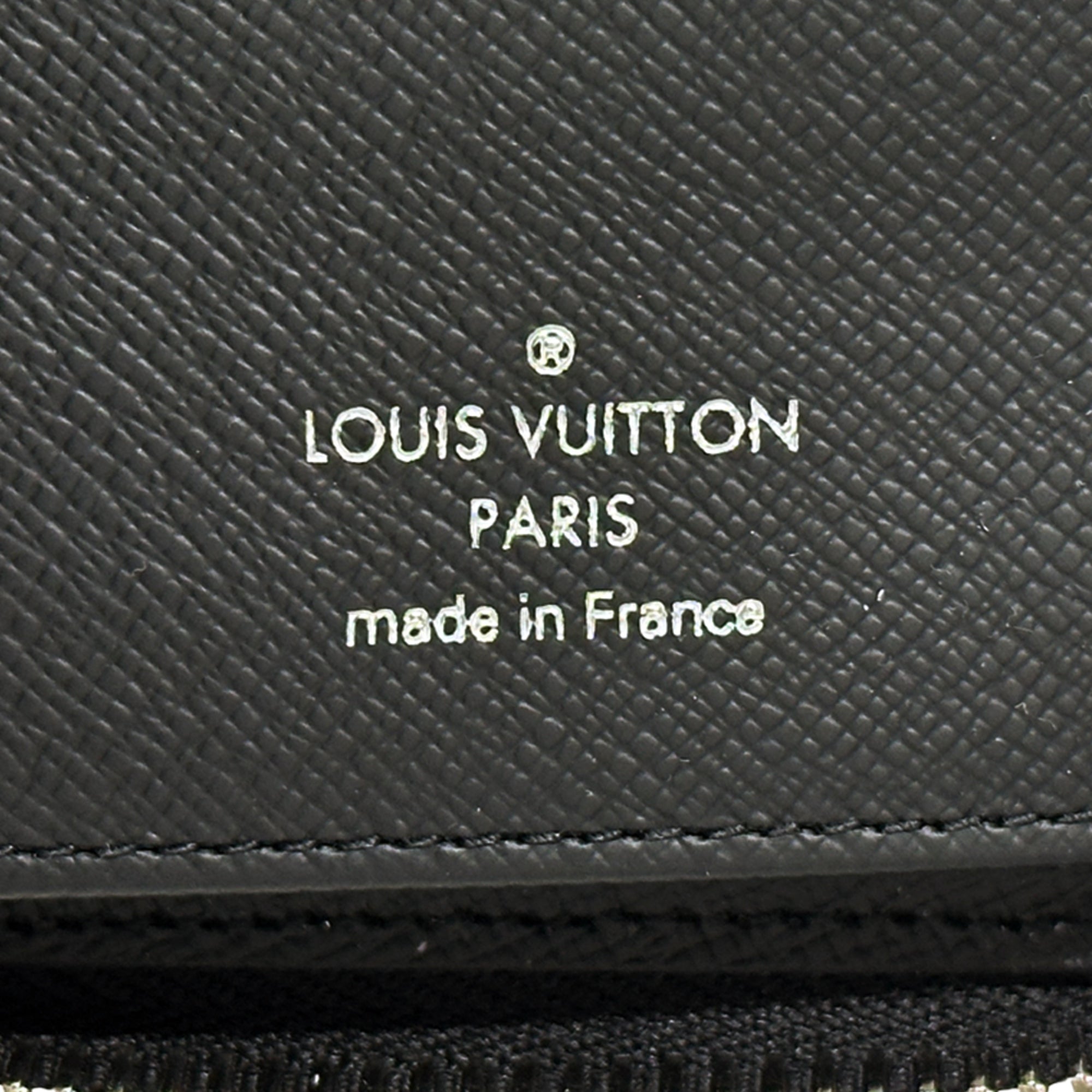 Louis Vuitton Black Noir Taiga Leather (Pre-Owned)