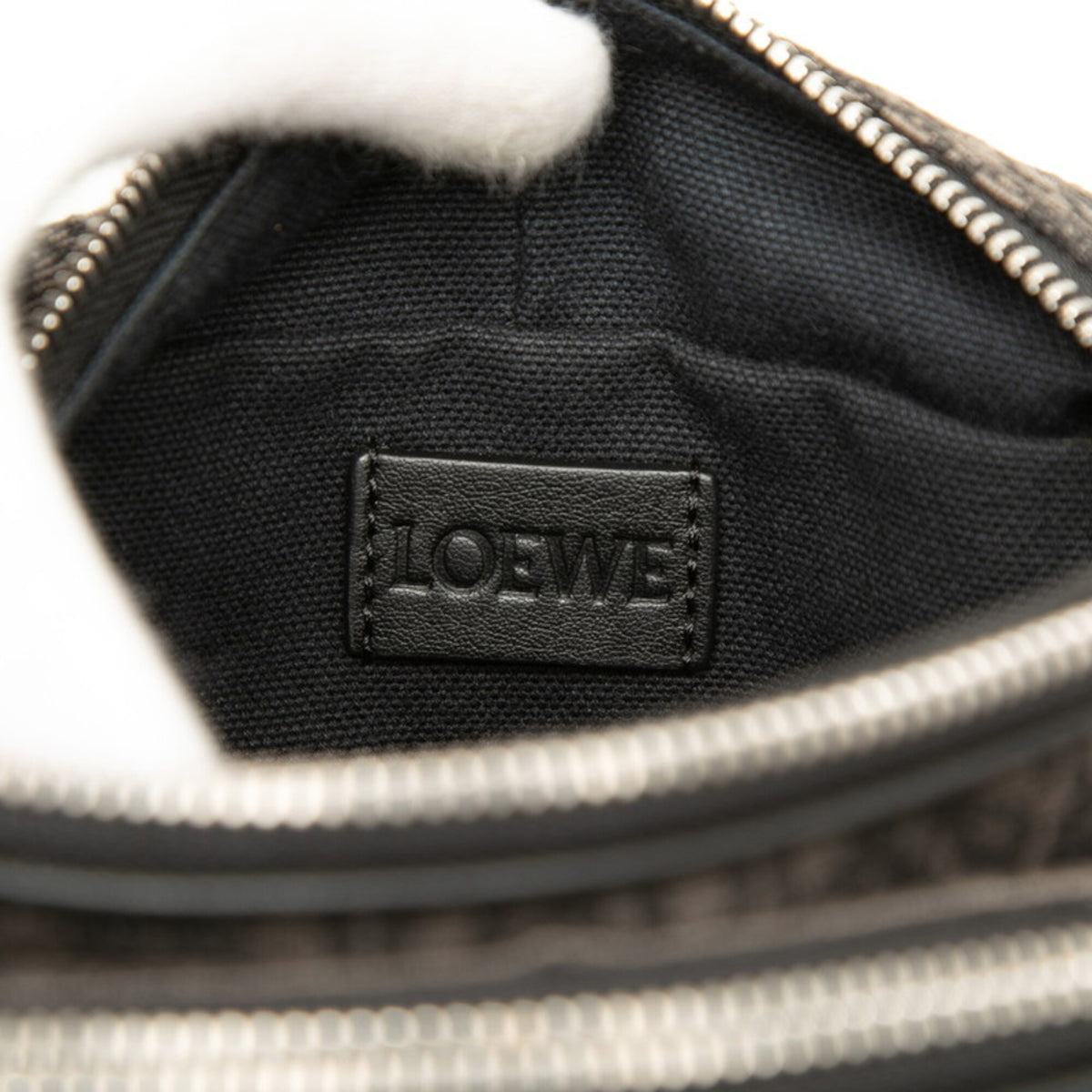 Loewe Brown Canvas Leather Shoulder Bag (Pre-Owned)