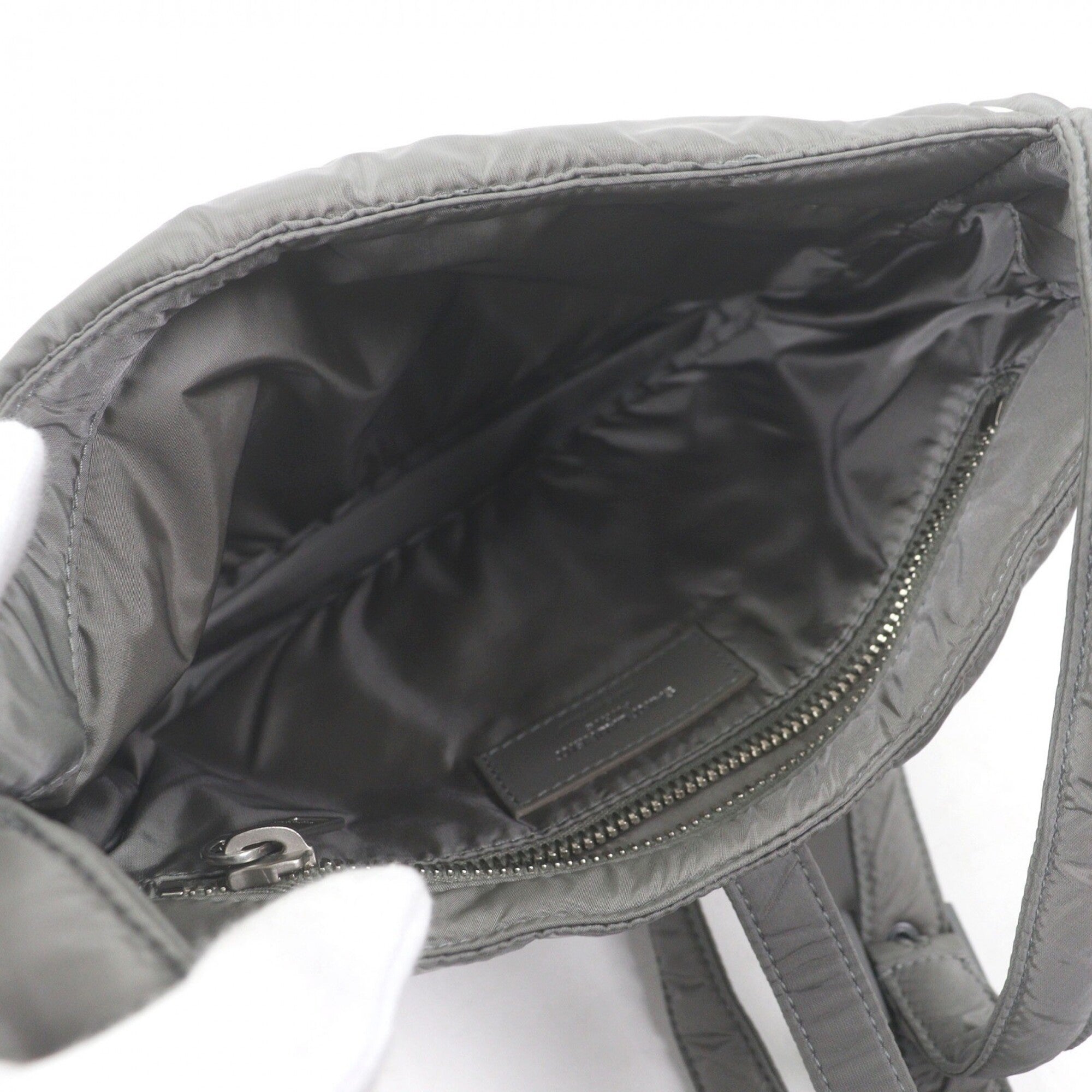 Yves Saint Laurent Gray Nylon Shoulder Bag (Pre-Owned)