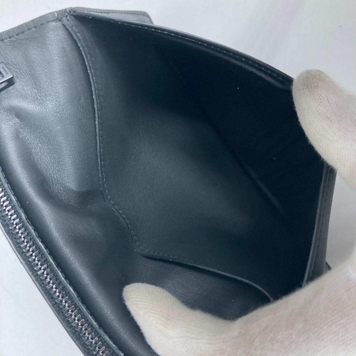 Louis Vuitton Black Leather Long Wallet (Bi-Fold) (Pre-Owned)