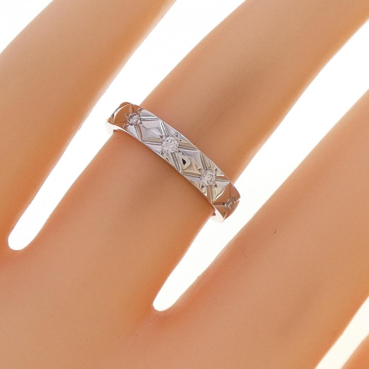 Chanel Platinum 950 Band Ring (Pre-Owned)