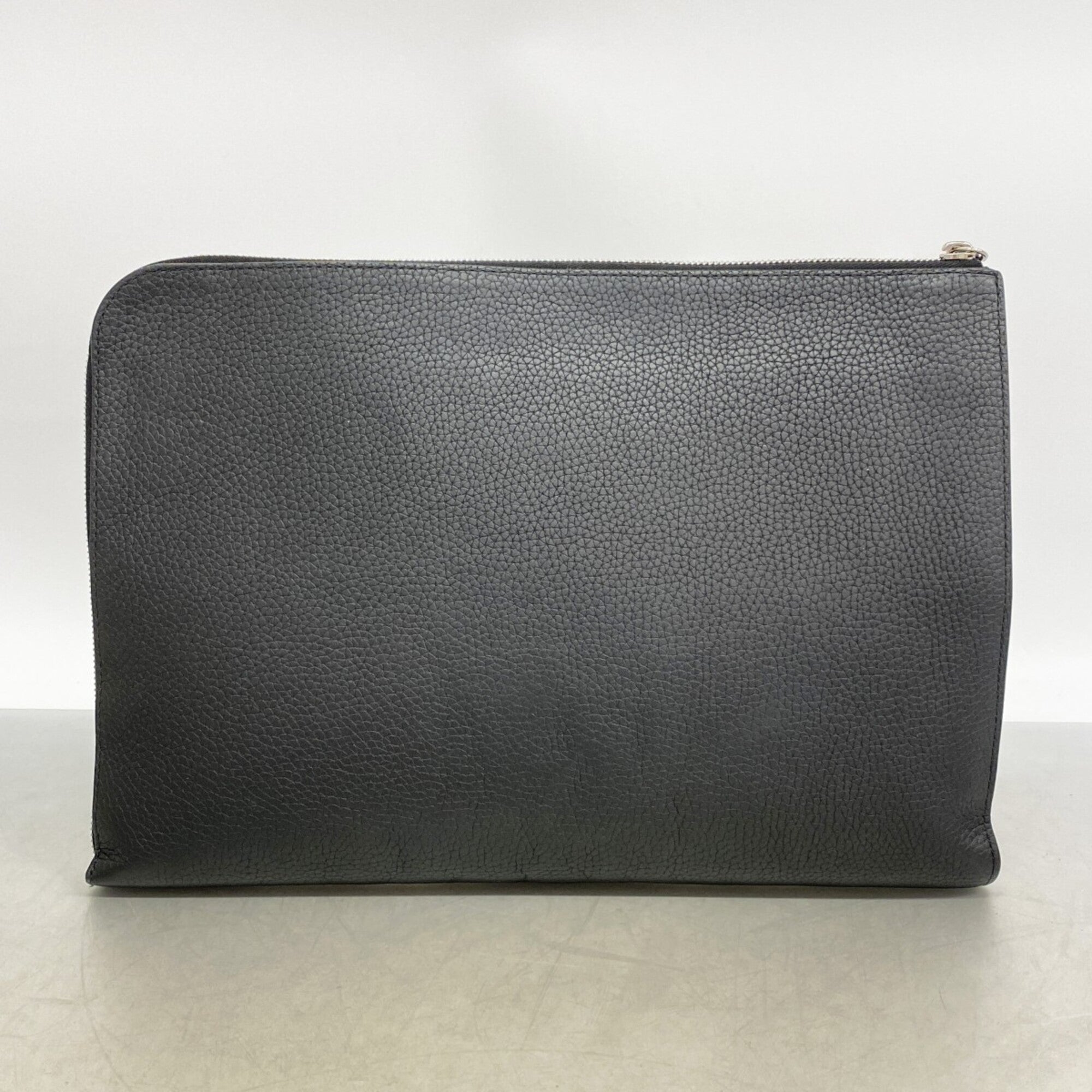 Louis Vuitton Noir Clutch Bag (Pre-Owned)