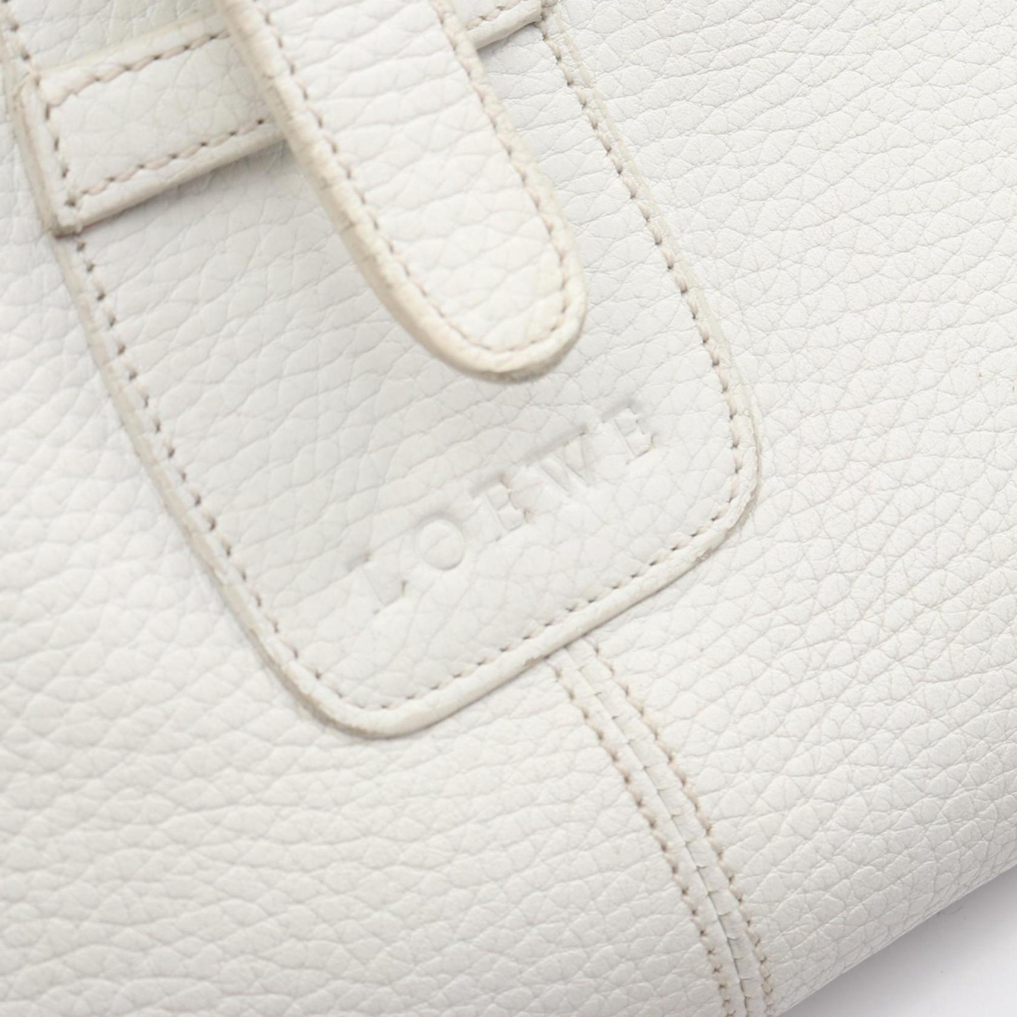 Loewe White Leather Handbag Shoulder Bag (Pre-Owned)