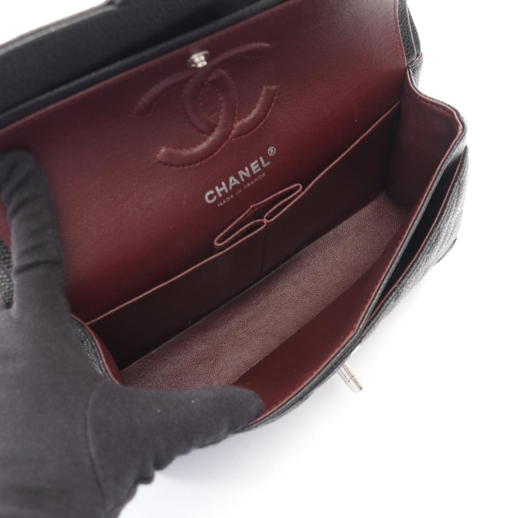 Chanel Black Grained Calfskin Handbag Shoulder Bag (Pre-Owned)