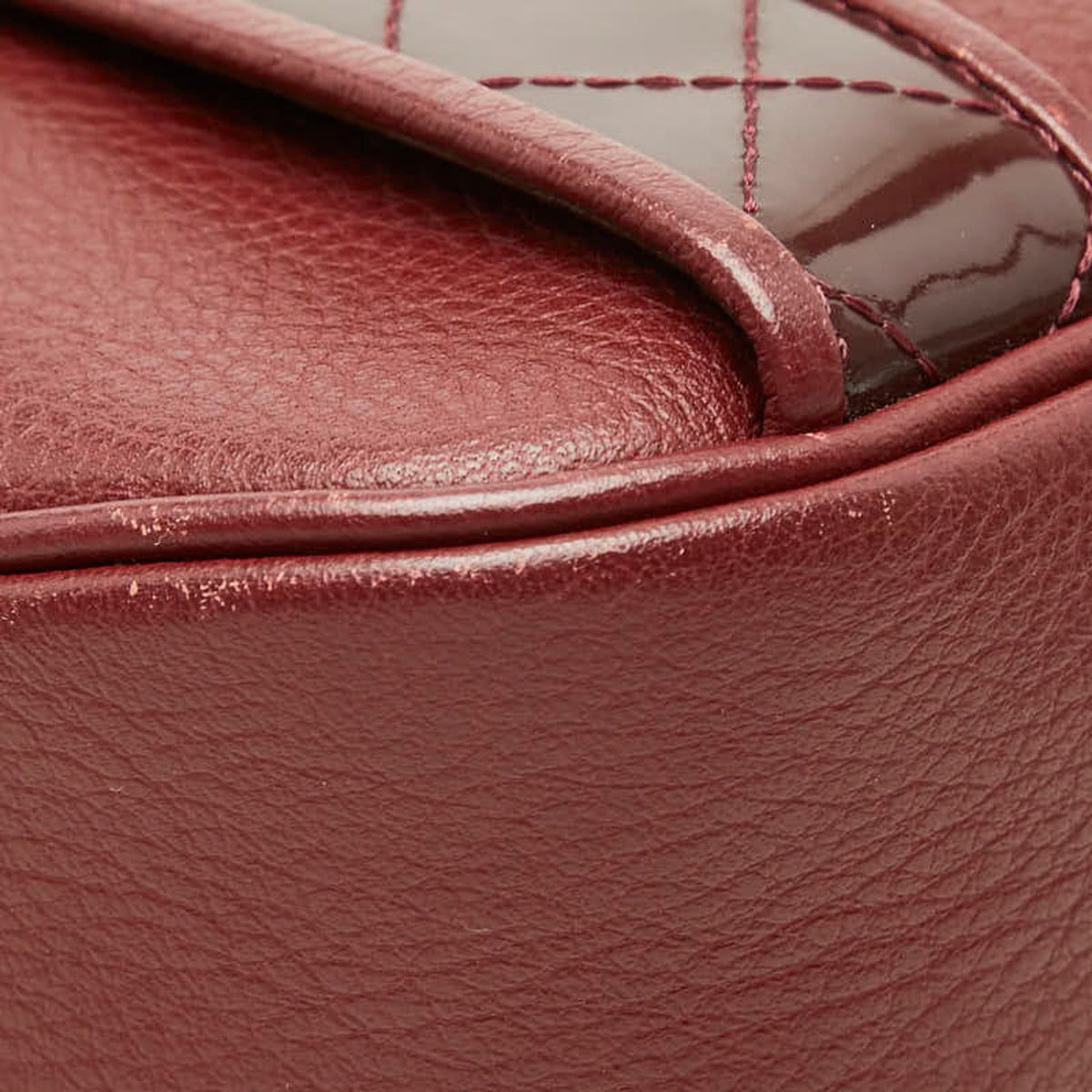 Burberry Red Color Leather Shoulder Bag (Pre-Owned)