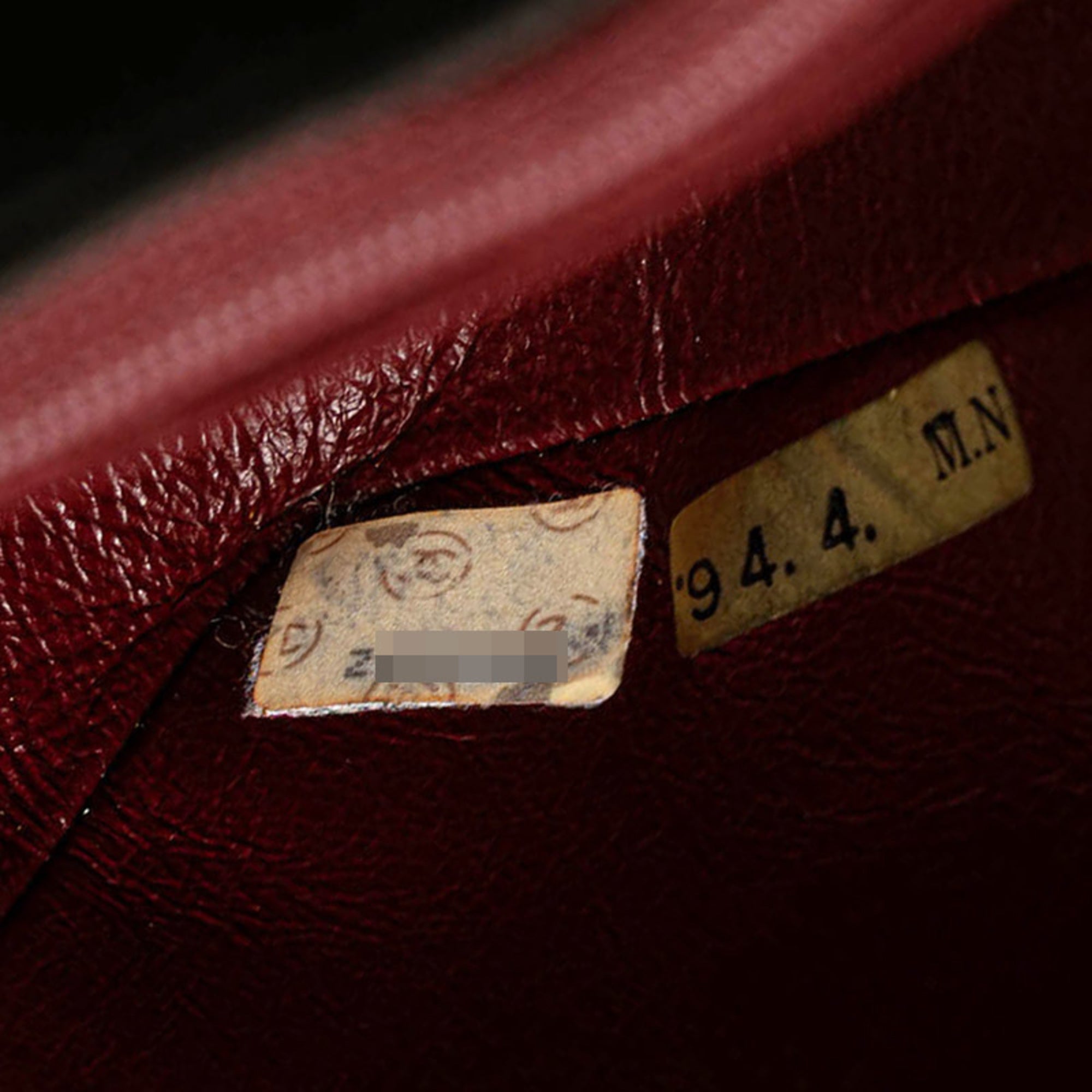 Chanel Black Leather Shoulder Bag (Pre-Owned)