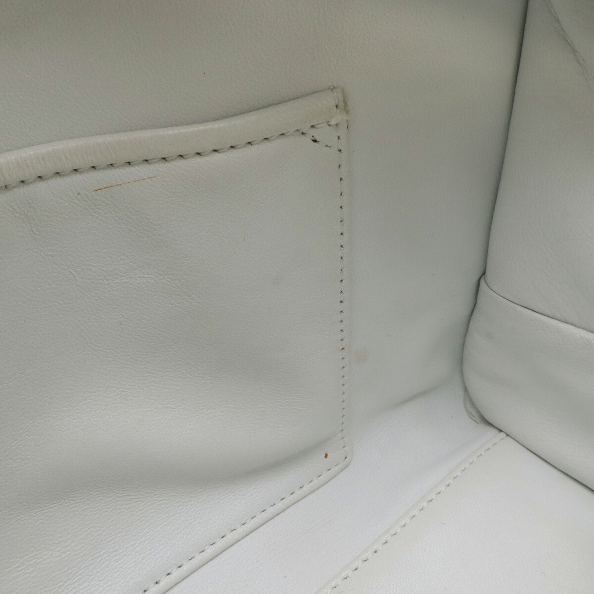 Loewe Ivory Leather Handbag Shoulder Bag (Pre-Owned)
