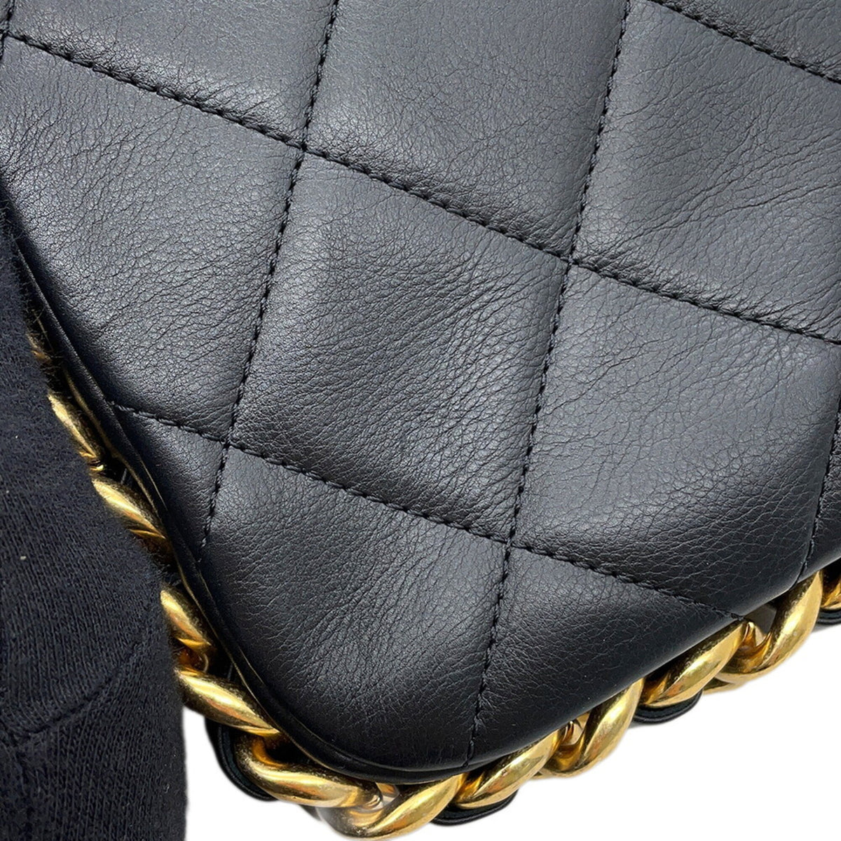 Chanel Matelasse Black Leather Handbag Shoulder Bag (Pre-Owned)