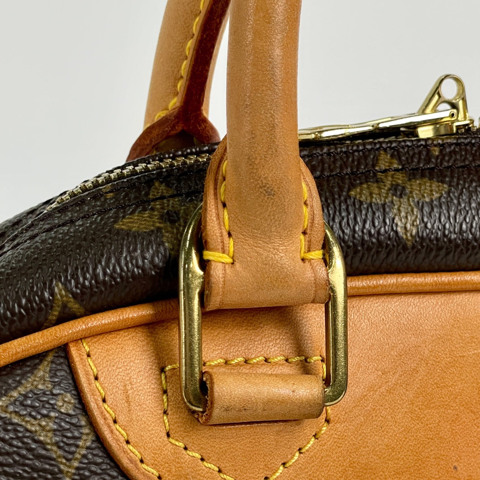 Louis Vuitton Brown Monogram Monogram Boston Bag (Pre-Owned)