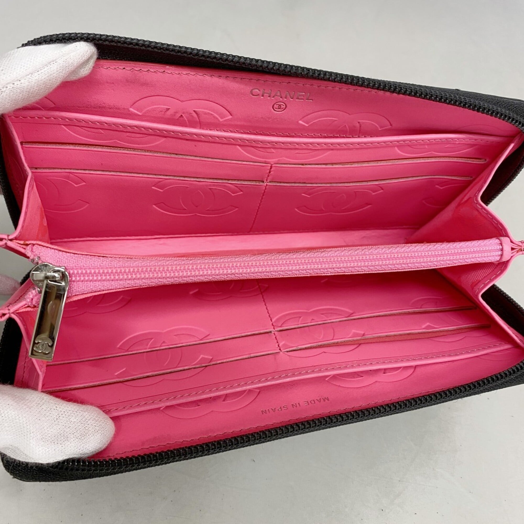 Chanel Black Leather Patent Leather Long Wallet (Bi-Fold) (Pre-Owned)