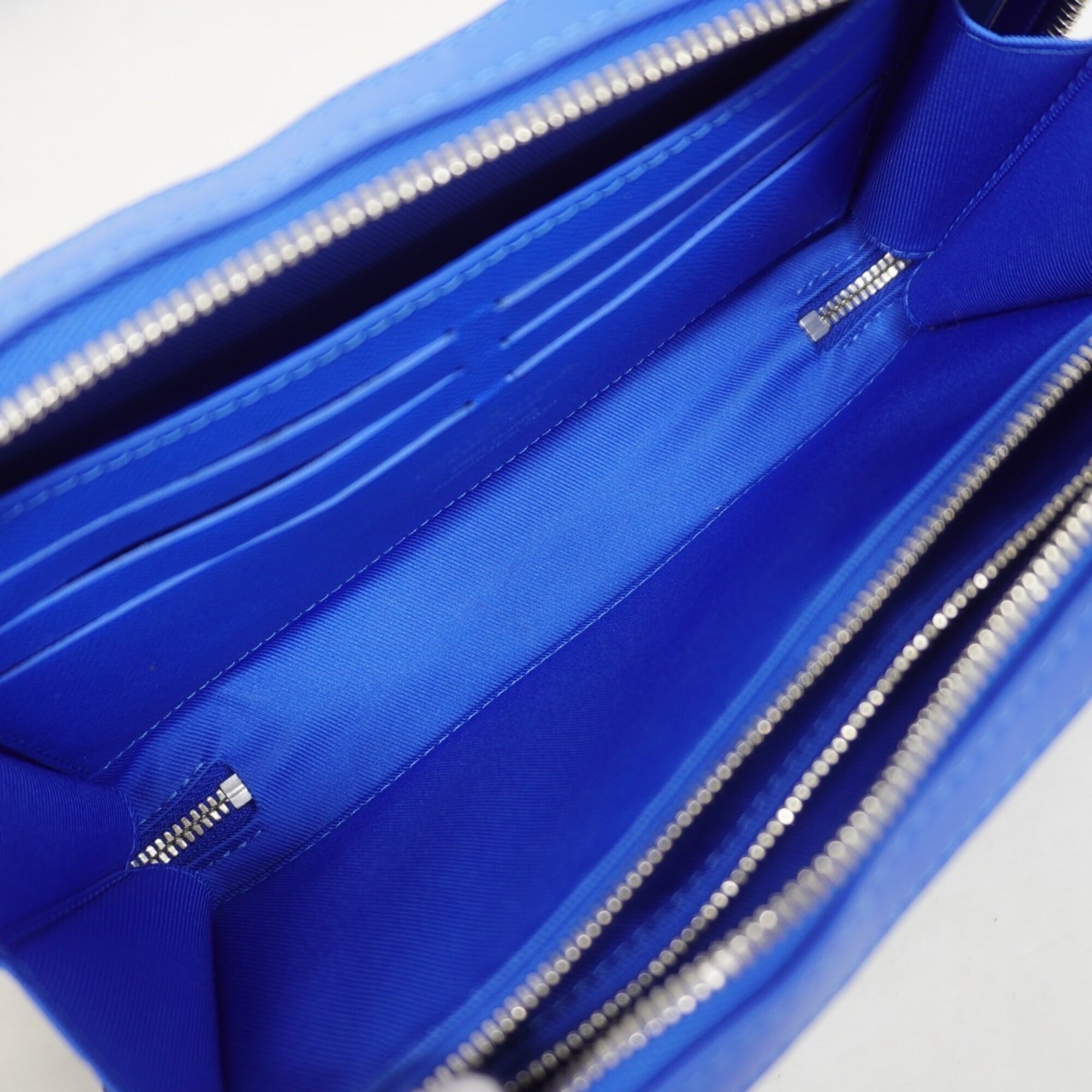 Louis Vuitton Blue White Shoulder Bag (Pre-Owned)