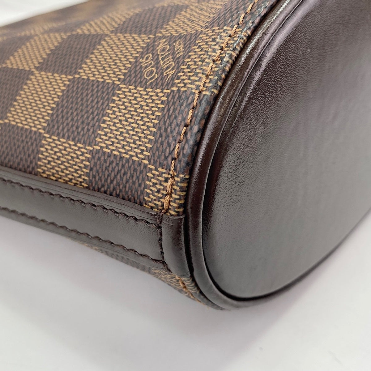 Louis Vuitton Brown Shoulder Bag (Pre-Owned)