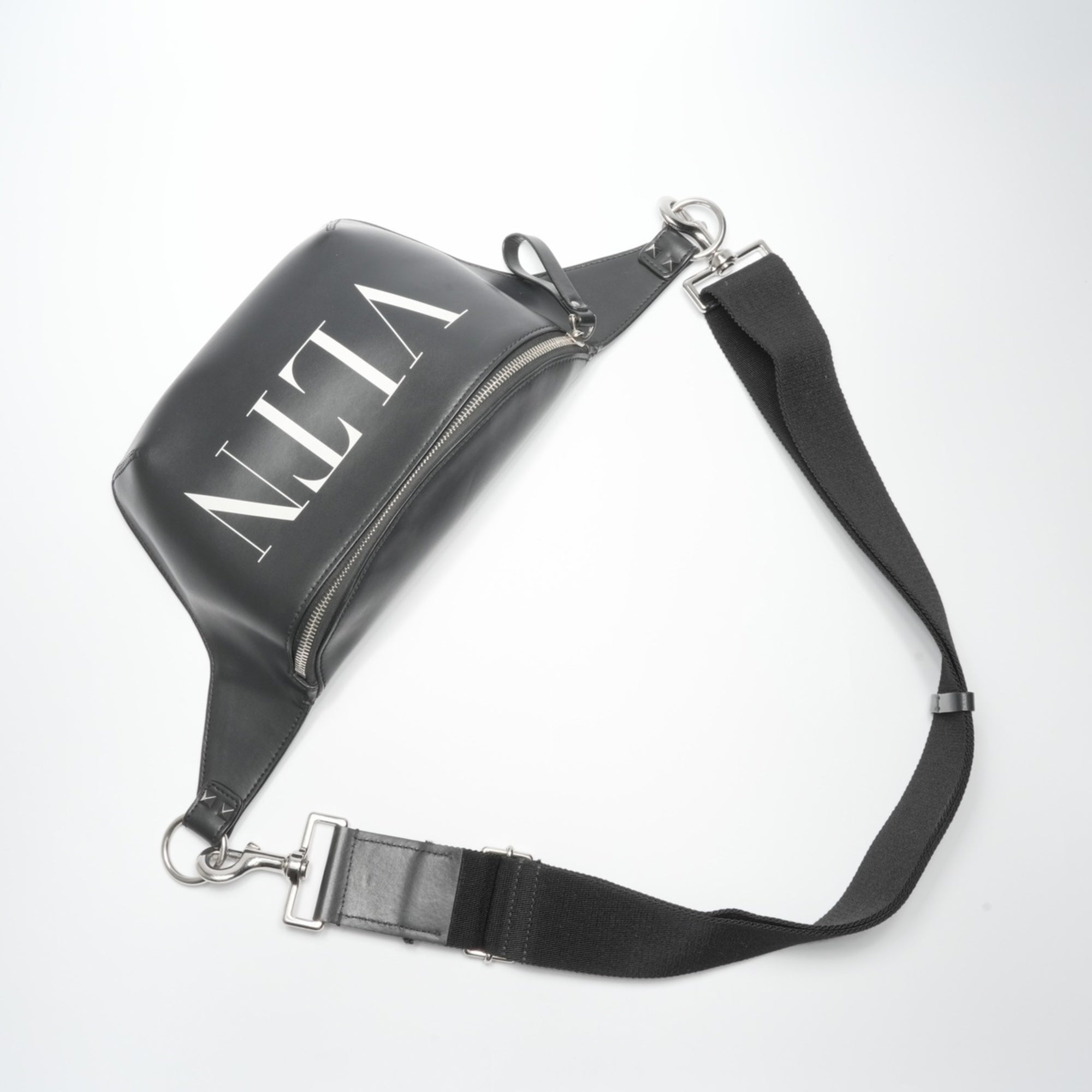 Valentino Black Shoulder Bag (Pre-Owned)