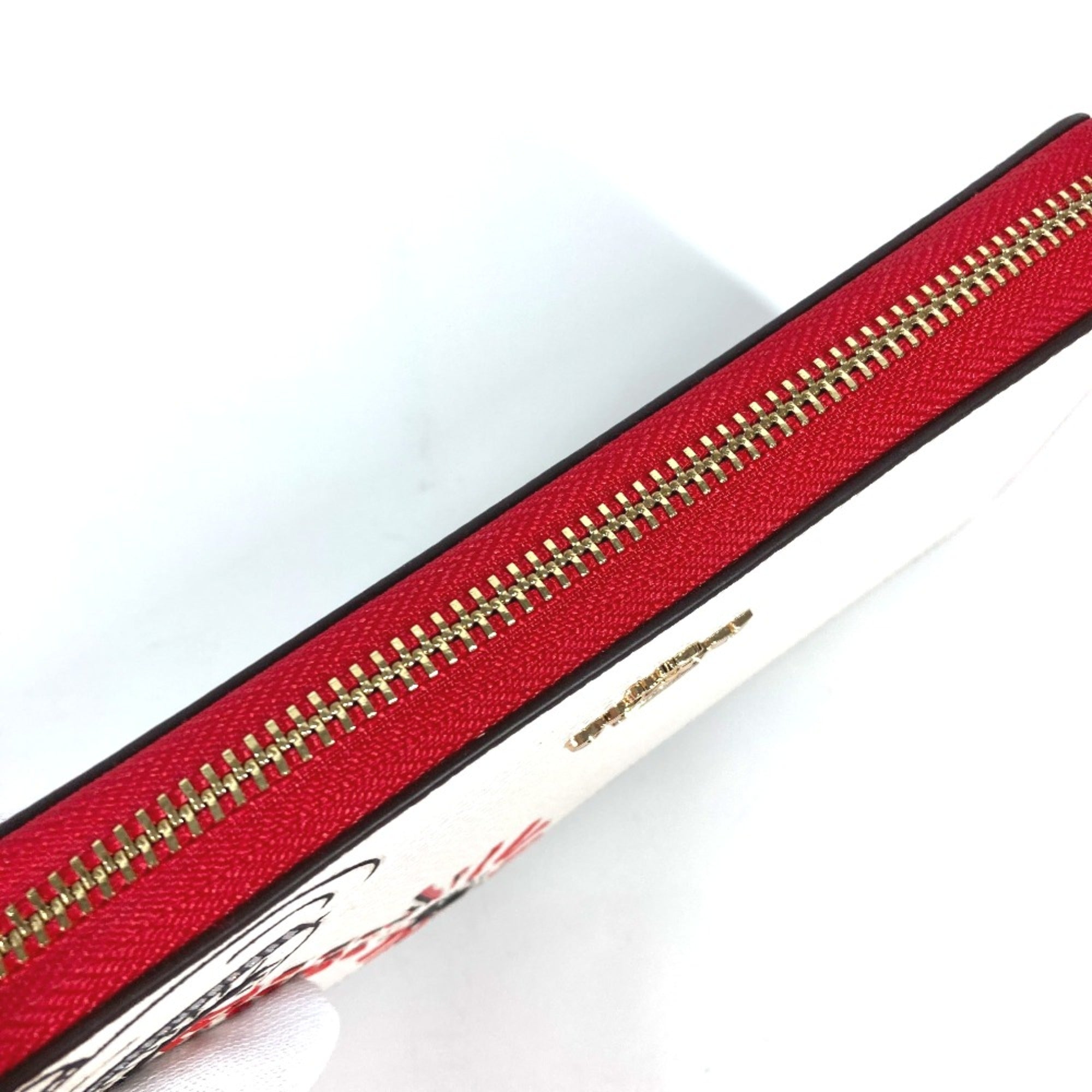 Coach White Leather Long Wallet (Bi-Fold) (Pre-Owned)