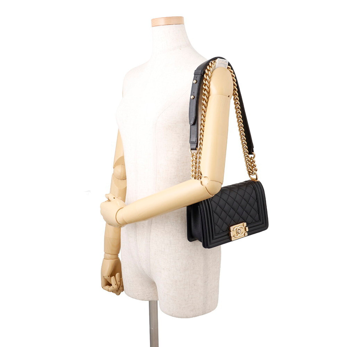 Chanel Matelasse Black Grained Calfskin Handbag Shoulder Bag (Pre-Owned)